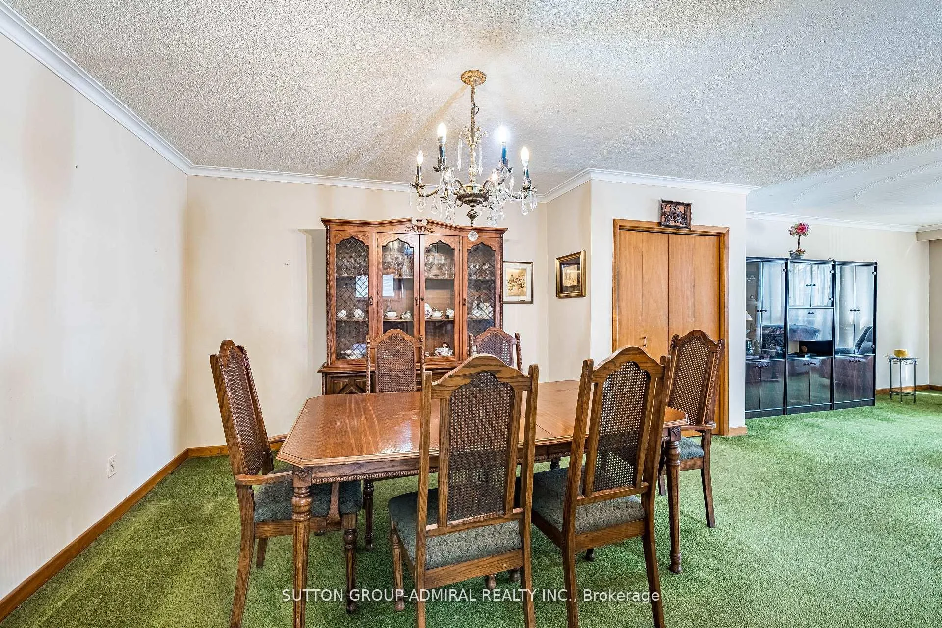 Photo 9 of 92 Redgrave Drive, Etobicoke, Willowridge-Martingrove-Richview — HOMEH