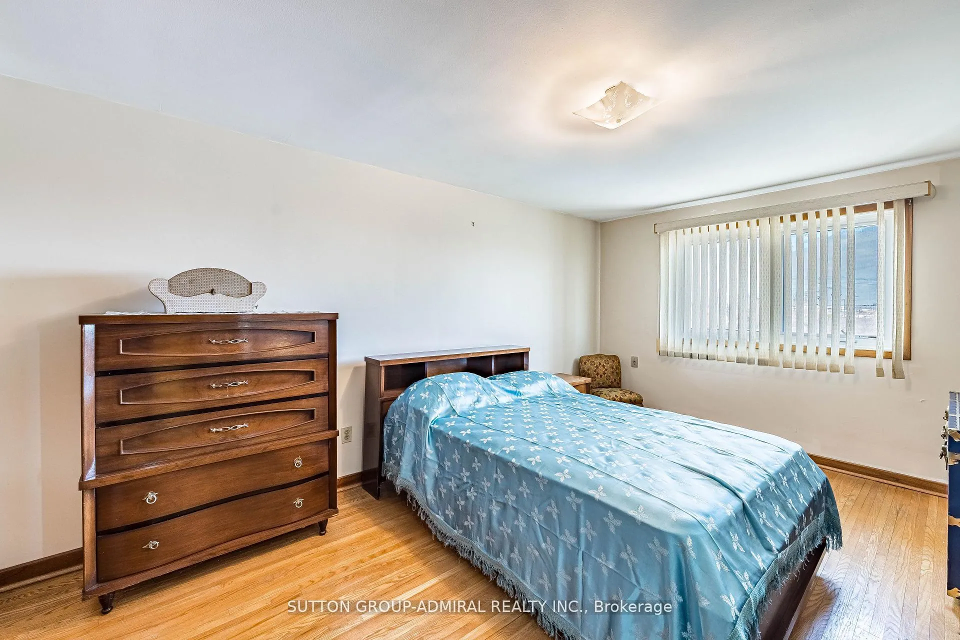 Photo 12 of 92 Redgrave Drive, Etobicoke, Willowridge-Martingrove-Richview — HOMEH
