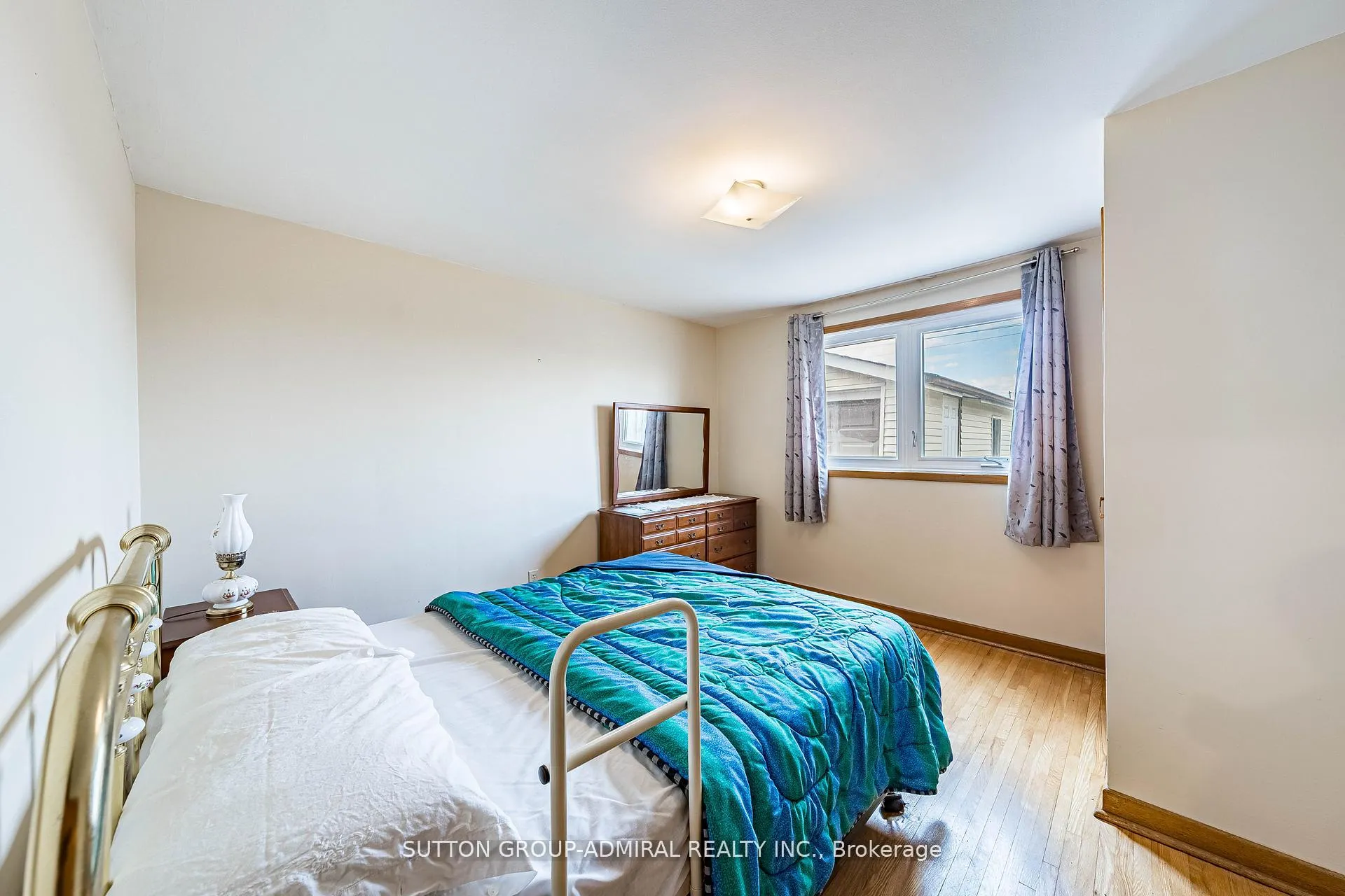 Photo 28 of 92 Redgrave Drive, Etobicoke, Willowridge-Martingrove-Richview — HOMEH