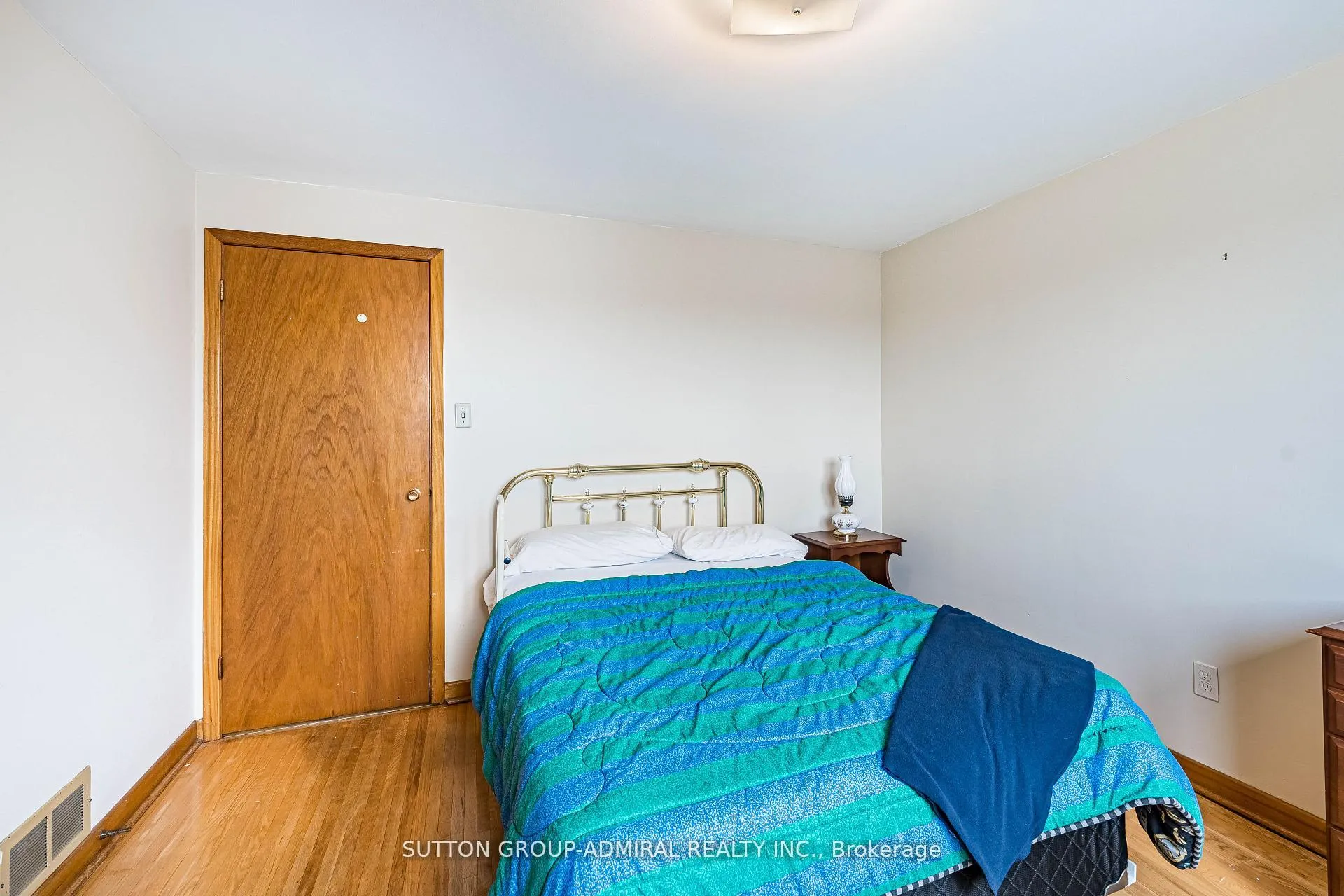 Photo 29 of 92 Redgrave Drive, Etobicoke, Willowridge-Martingrove-Richview — HOMEH