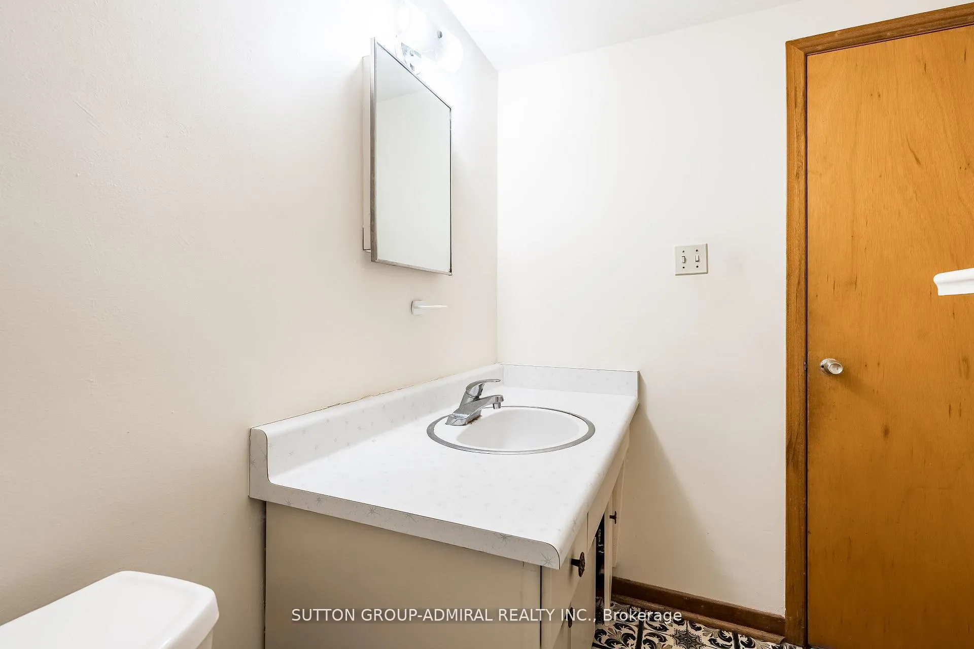 Photo 35 of 92 Redgrave Drive, Etobicoke, Willowridge-Martingrove-Richview — HOMEH