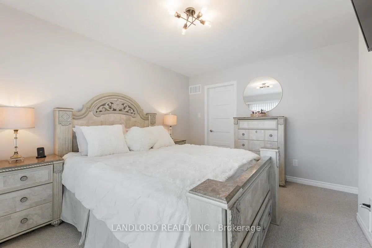 Photo 9 of Unit 50, 165 Hampshire Way, Milton, Dempsey — HOMEH