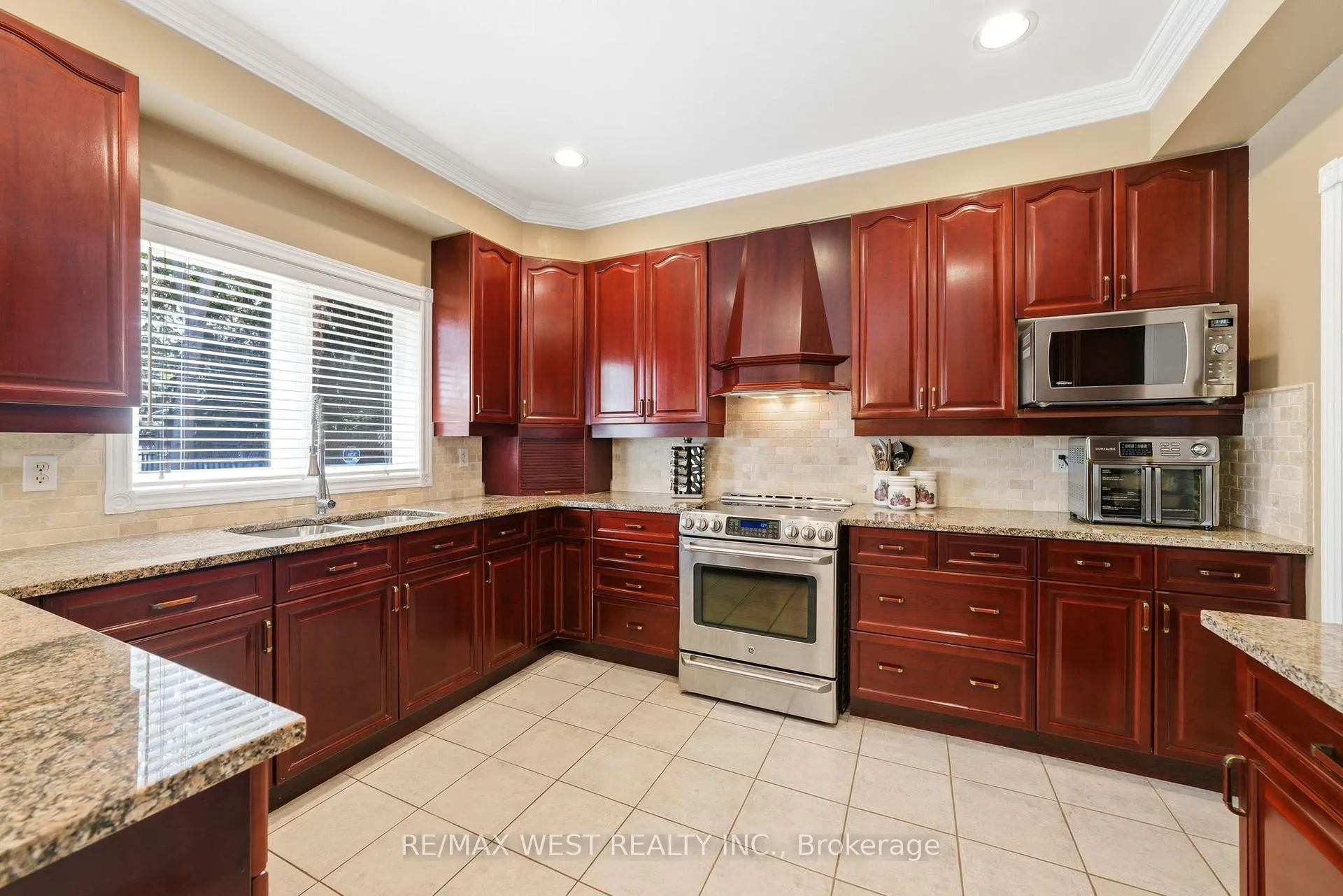 Photo 7 of 2180 North Ridge Trail, Oakville, Joshua Creek — HOMEH