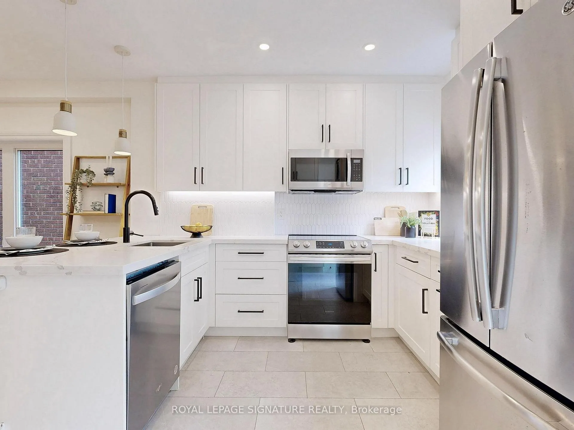 Photo 9 of 117 Burgess Avenue, Toronto, East End-Danforth — HOMEH