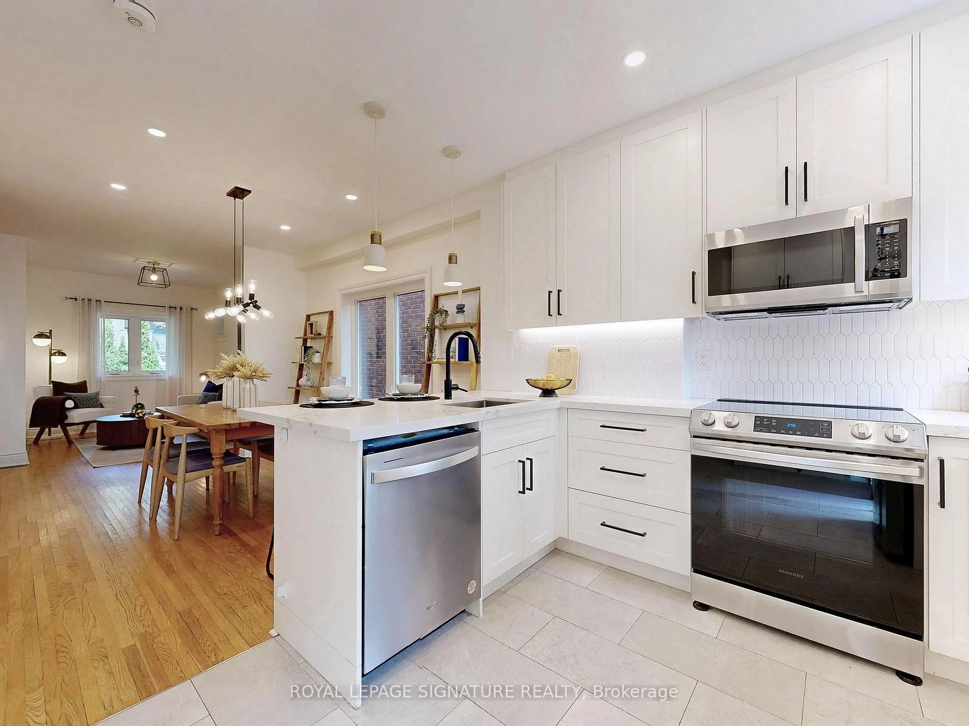 Photo 10 of 117 Burgess Avenue, Toronto, East End-Danforth — HOMEH
