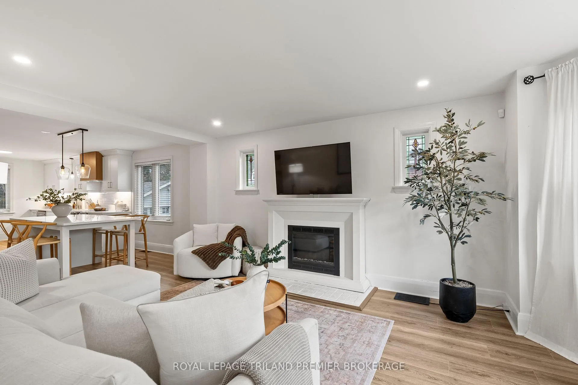 Photo 4 of 22 Briscoe Street E, London, South F — HOMEH