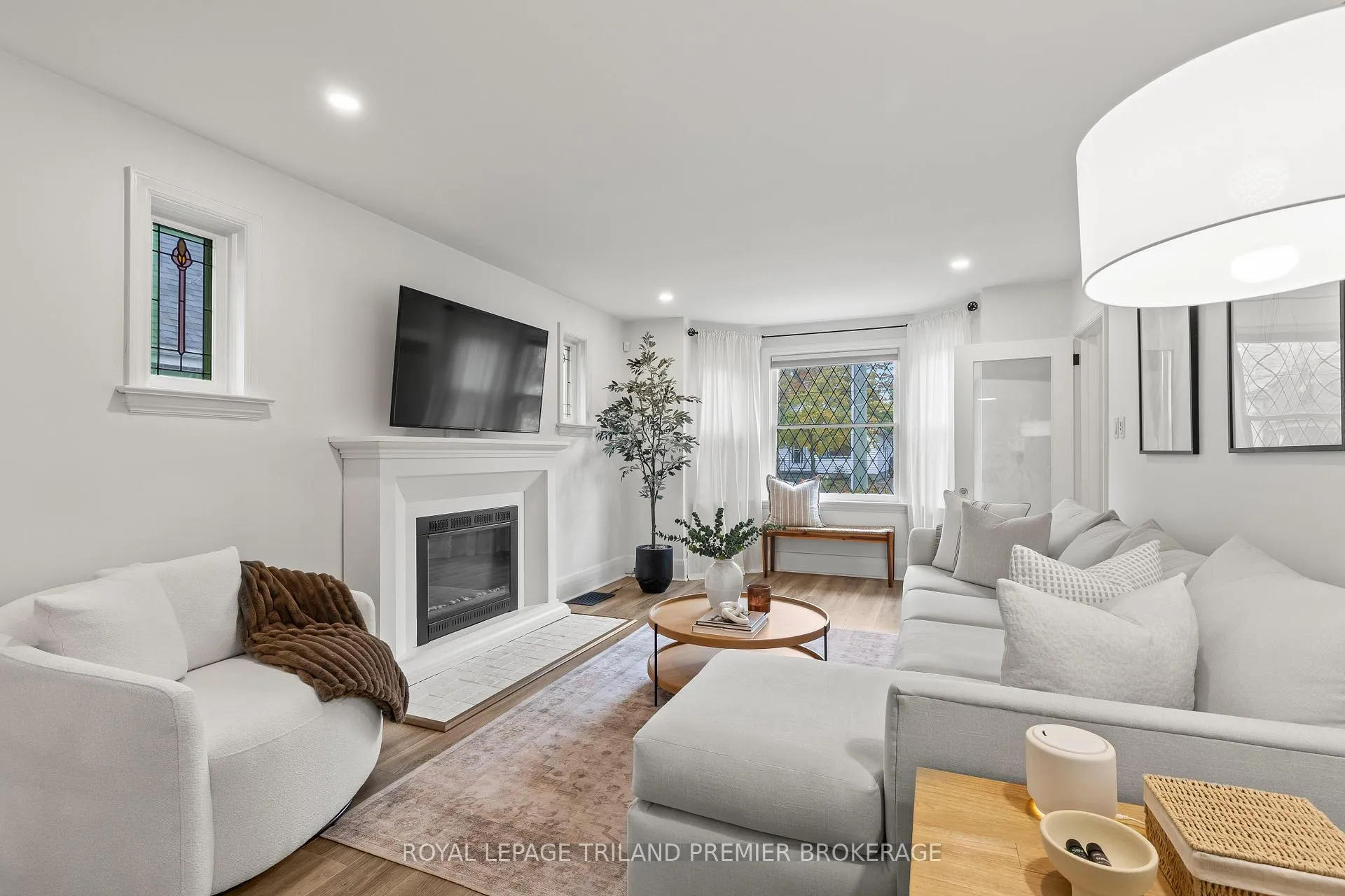 Photo 5 of 22 Briscoe Street E, London, South F — HOMEH