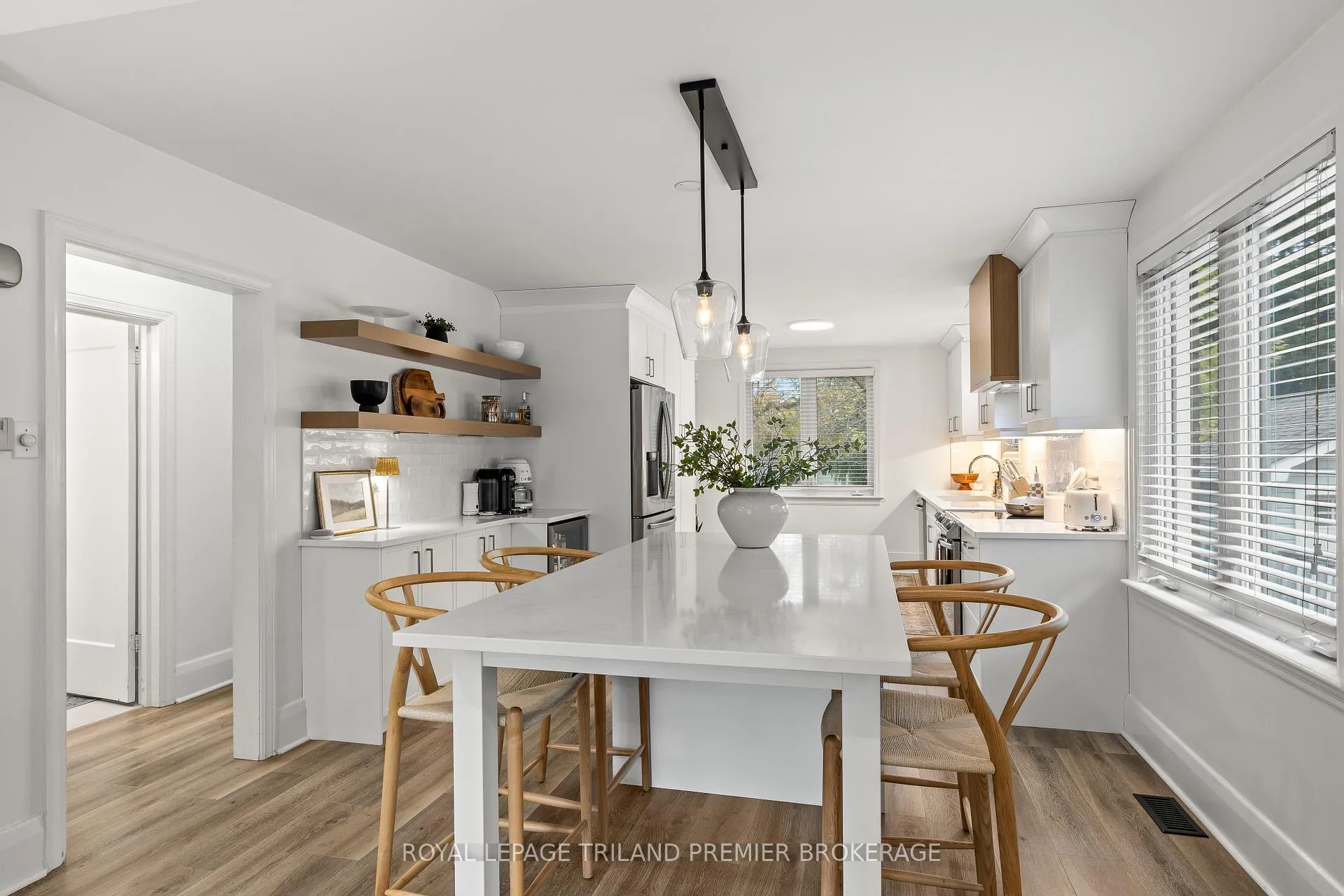 Photo 8 of 22 Briscoe Street E, London, South F — HOMEH