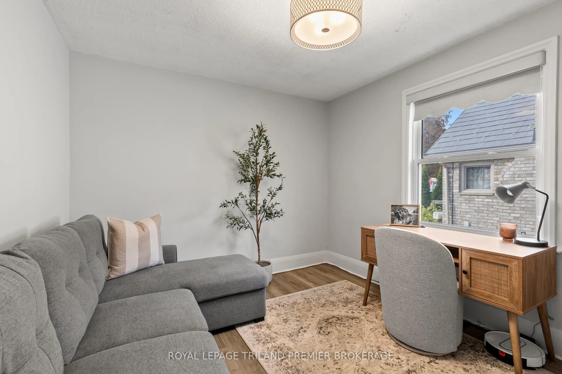 Photo 17 of 22 Briscoe Street E, London, South F — HOMEH
