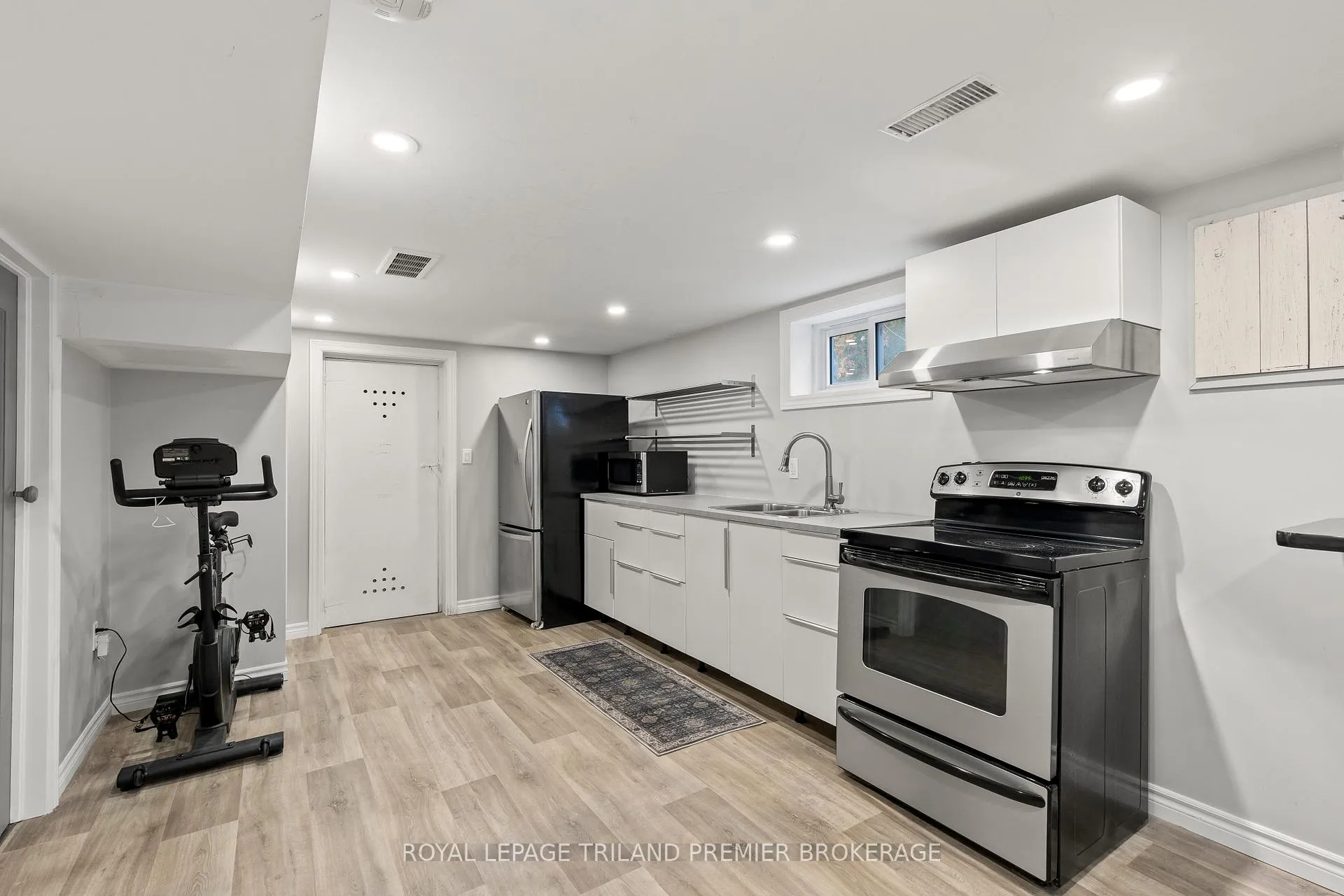 Photo 29 of 22 Briscoe Street E, London, South F — HOMEH