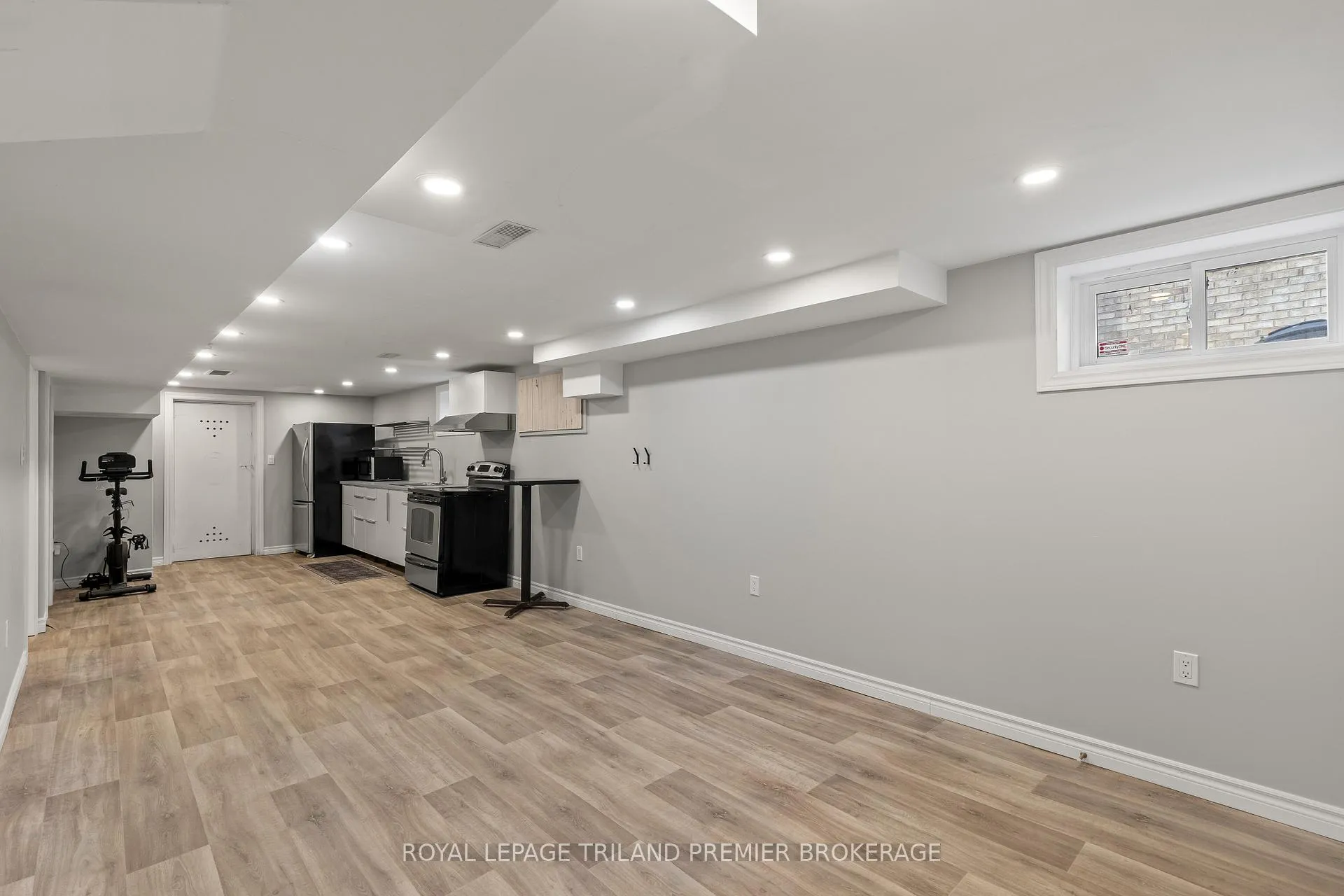 Photo 30 of 22 Briscoe Street E, London, South F — HOMEH