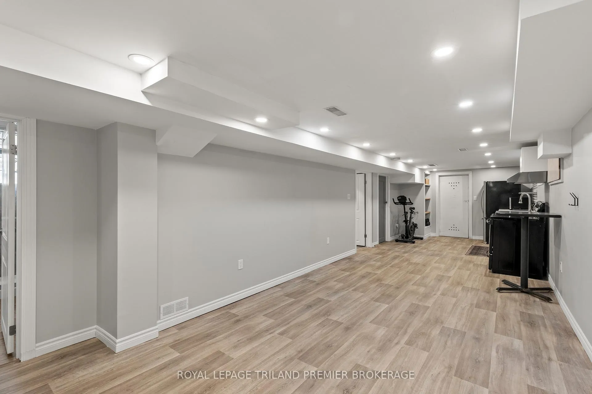 Photo 31 of 22 Briscoe Street E, London, South F — HOMEH
