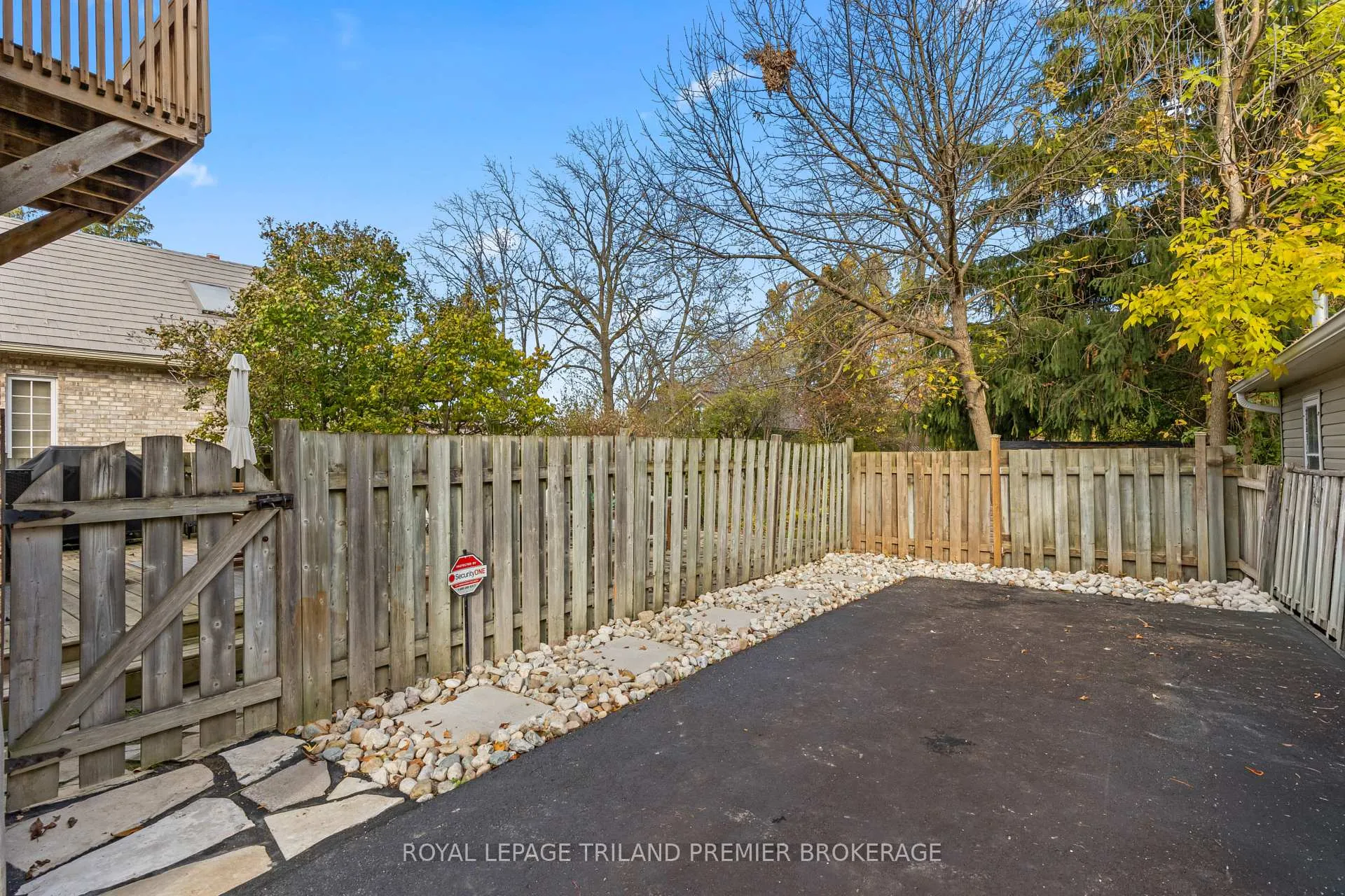 Photo 45 of 22 Briscoe Street E, London, South F — HOMEH
