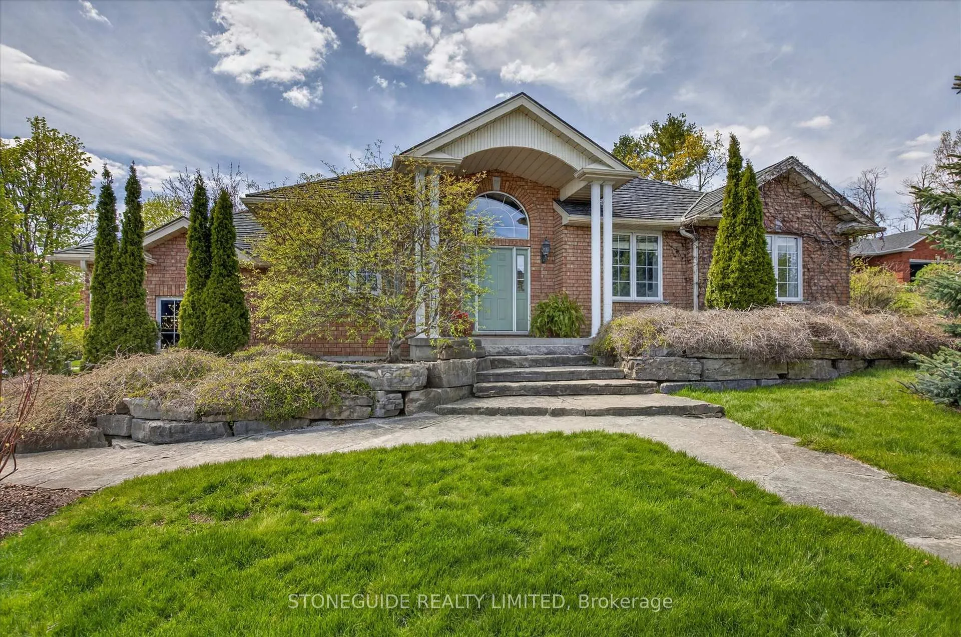 Front of 1580 College Park Drive
