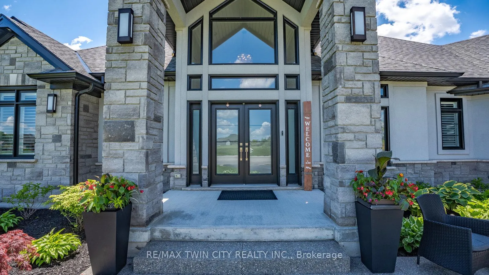 Photo 5 of 41 Ruijs Boulevard, Brantford, Empire South — HOMEH