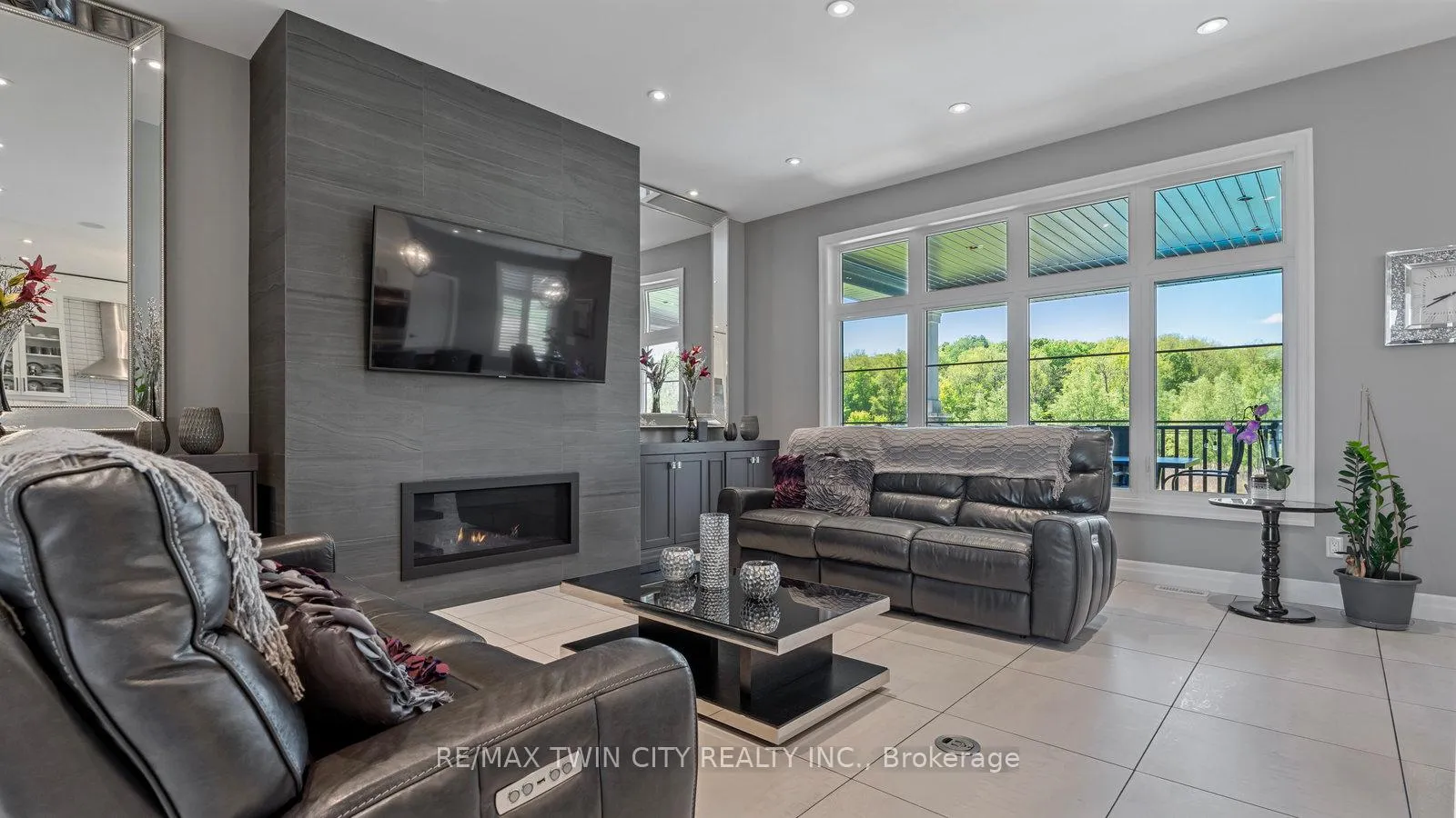 Photo 10 of 41 Ruijs Boulevard, Brantford, Empire South — HOMEH