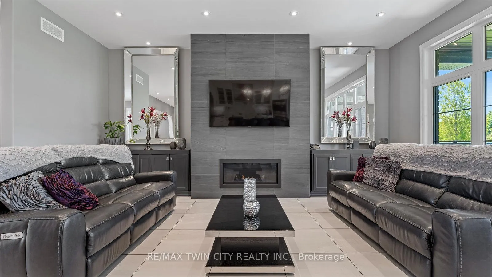 Photo 12 of 41 Ruijs Boulevard, Brantford, Empire South — HOMEH