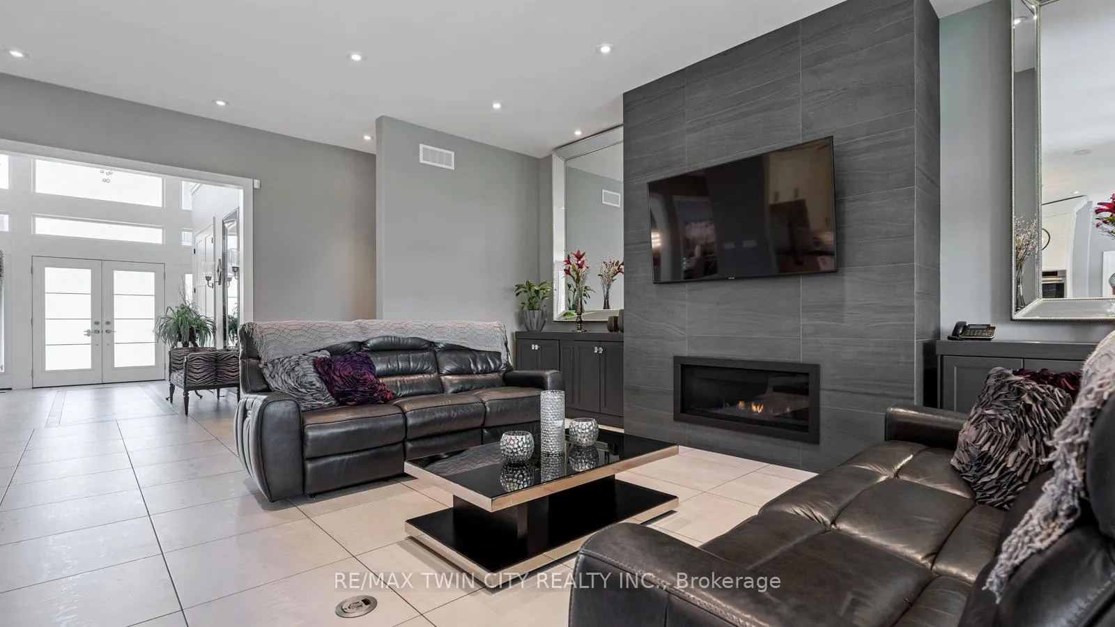 Photo 13 of 41 Ruijs Boulevard, Brantford, Empire South — HOMEH