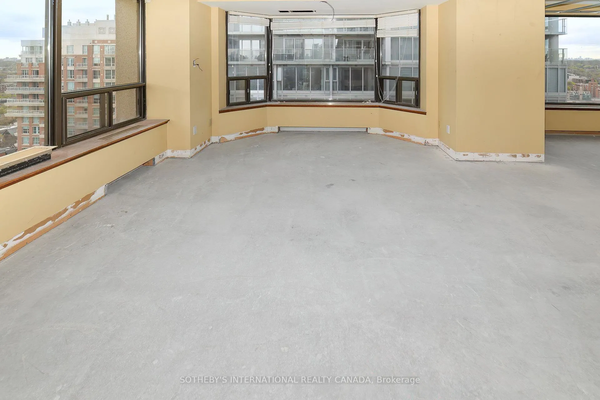 Photo 9 of Unit 2202, 175 Cumberland Street, Toronto, The Annex — HOMEH
