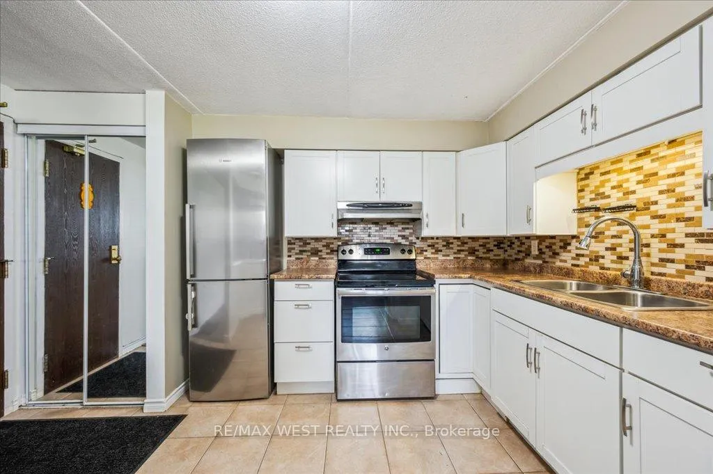 Photo 3 of Unit 1, 333 Northlake Drive, Waterloo — HOMEH