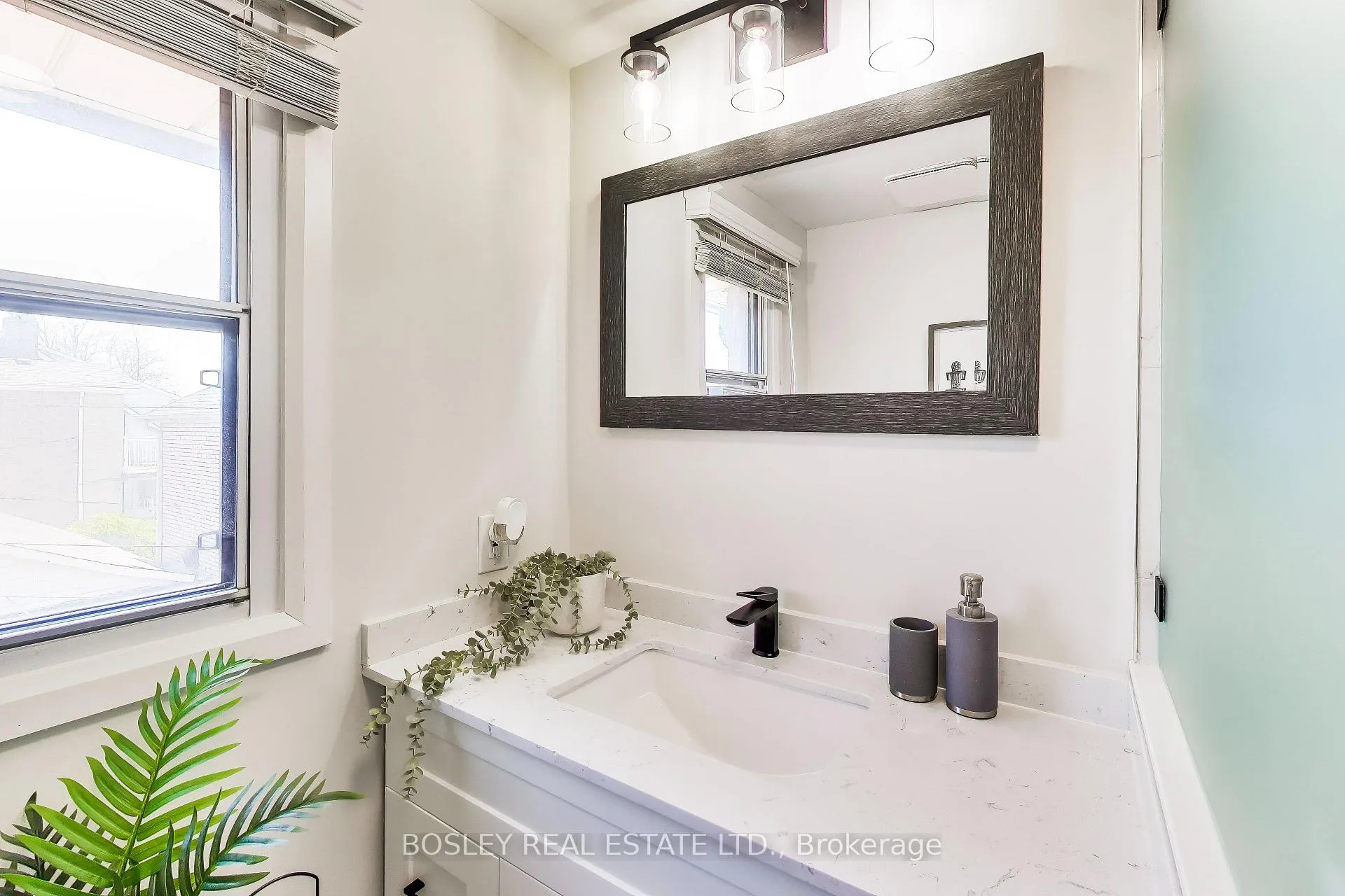 Photo 21 of 159 Ascot Avenue, Toronto, Corso Italia-Davenport — HOMEH