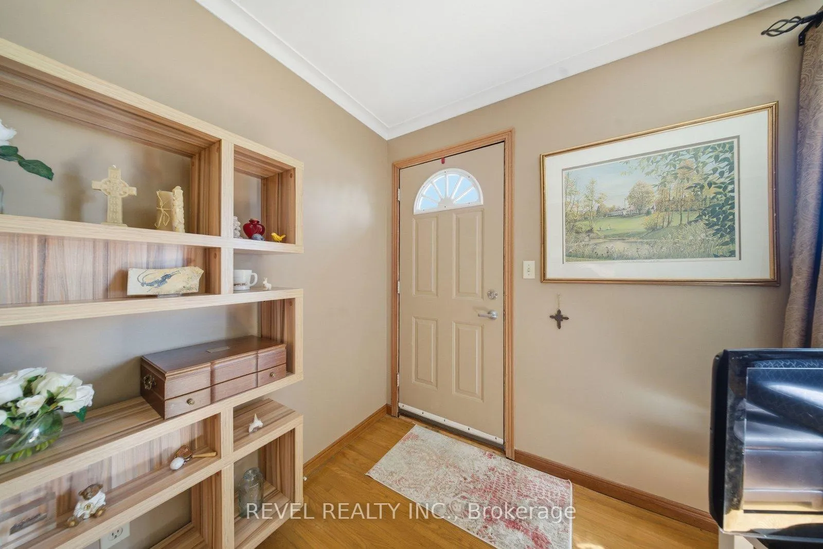 Photo 6 of 36 Hamilton Avenue, Brantford — HOMEH
