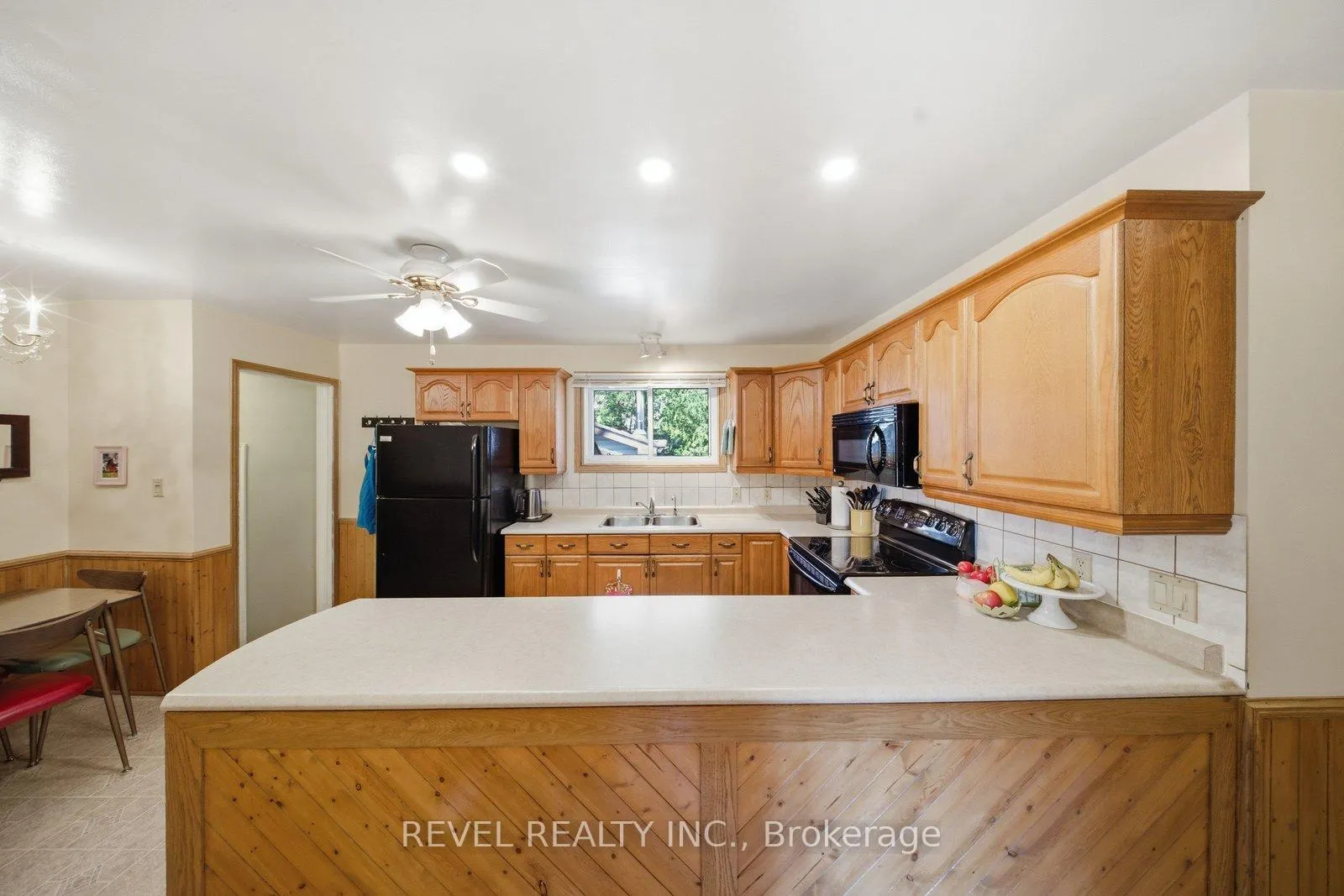 Photo 9 of 36 Hamilton Avenue, Brantford — HOMEH