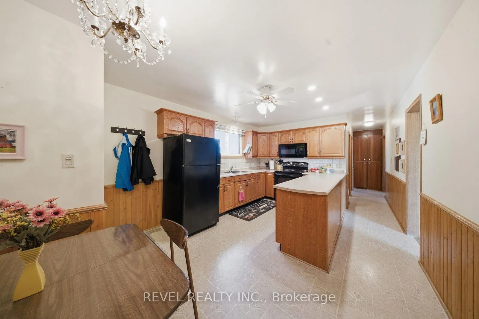 Photo 11 of 36 Hamilton Avenue, Brantford — HOMEH