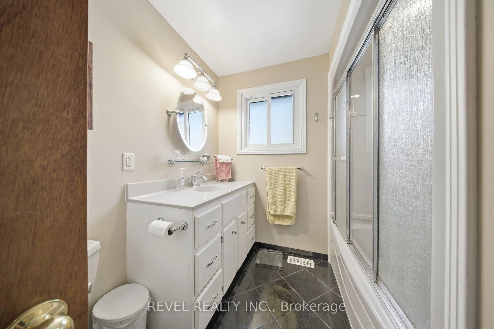 Photo 18 of 36 Hamilton Avenue, Brantford — HOMEH