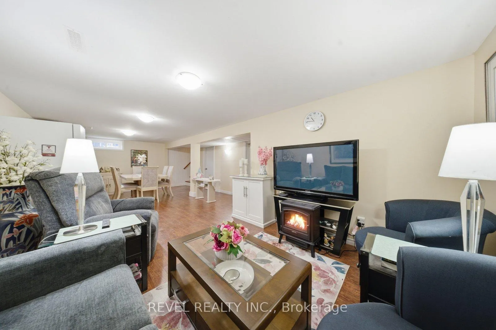 Photo 23 of 36 Hamilton Avenue, Brantford — HOMEH