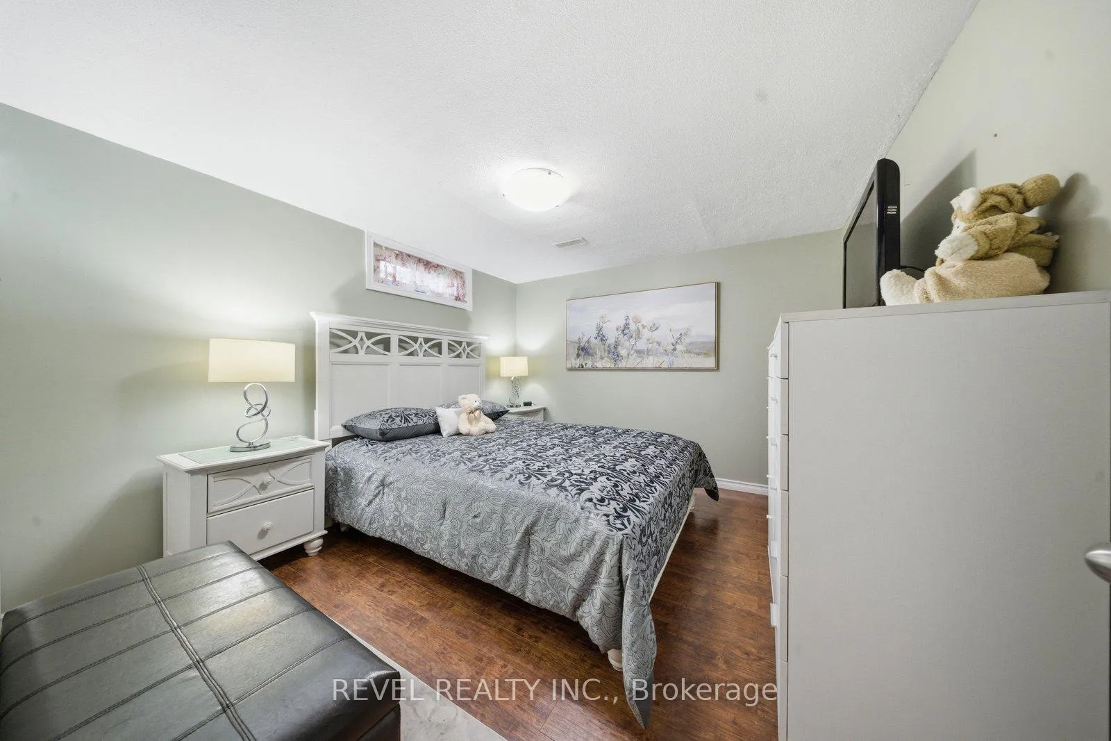 Photo 25 of 36 Hamilton Avenue, Brantford — HOMEH