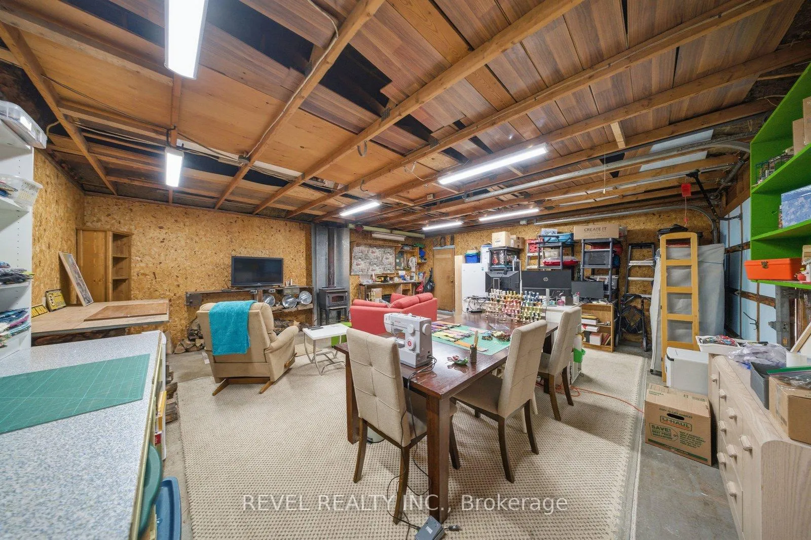 Photo 32 of 36 Hamilton Avenue, Brantford — HOMEH