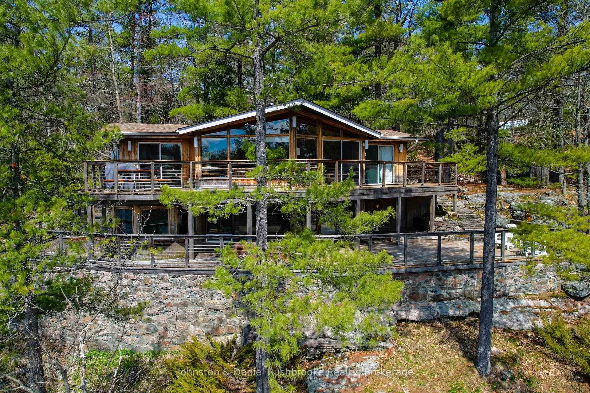 Photo 1 of 1052 North Sunset Bay Road, Gravenhurst, Muskoka (S) — HOMEH