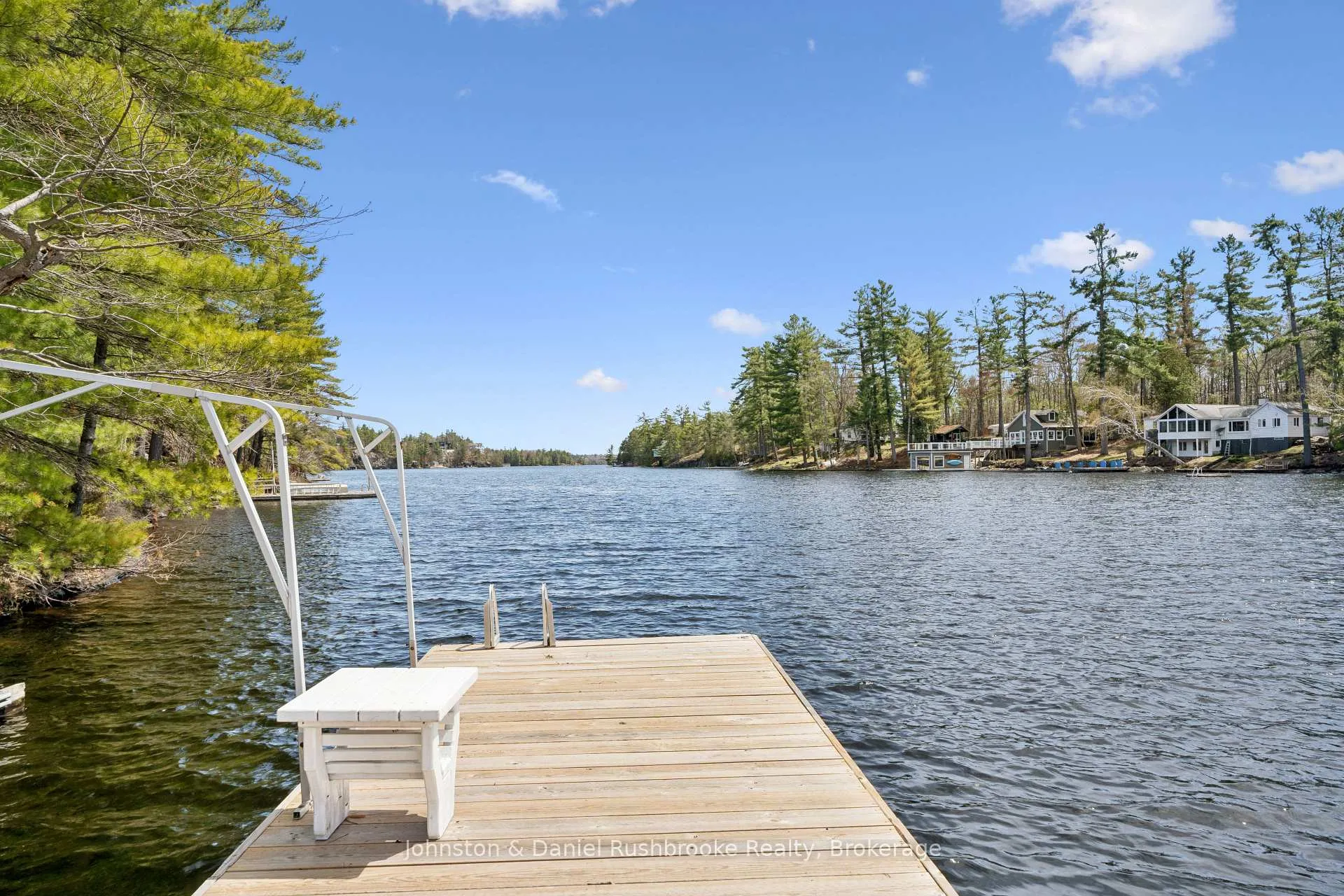 Photo 3 of 1052 North Sunset Bay Road, Gravenhurst, Muskoka (S) — HOMEH