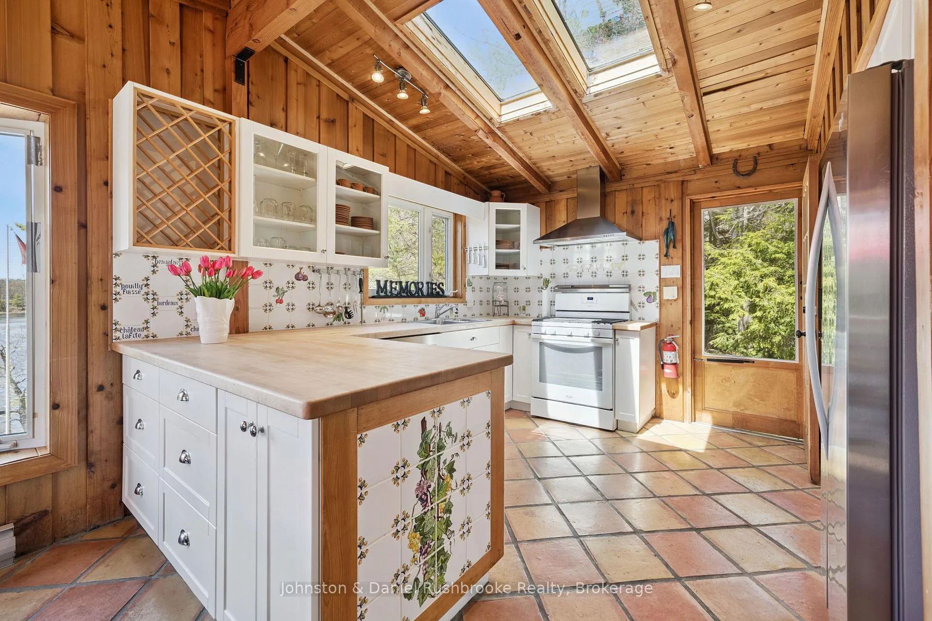 Photo 12 of 1052 North Sunset Bay Road, Gravenhurst, Muskoka (S) — HOMEH