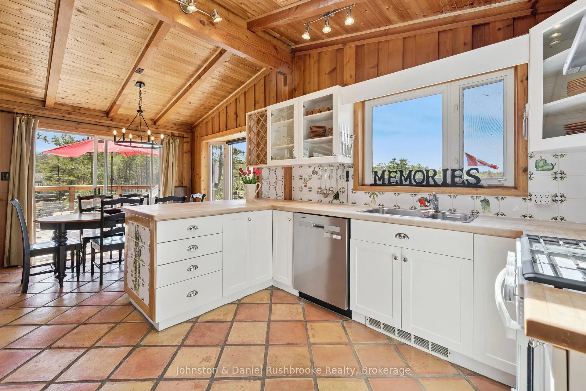 Photo 13 of 1052 North Sunset Bay Road, Gravenhurst, Muskoka (S) — HOMEH