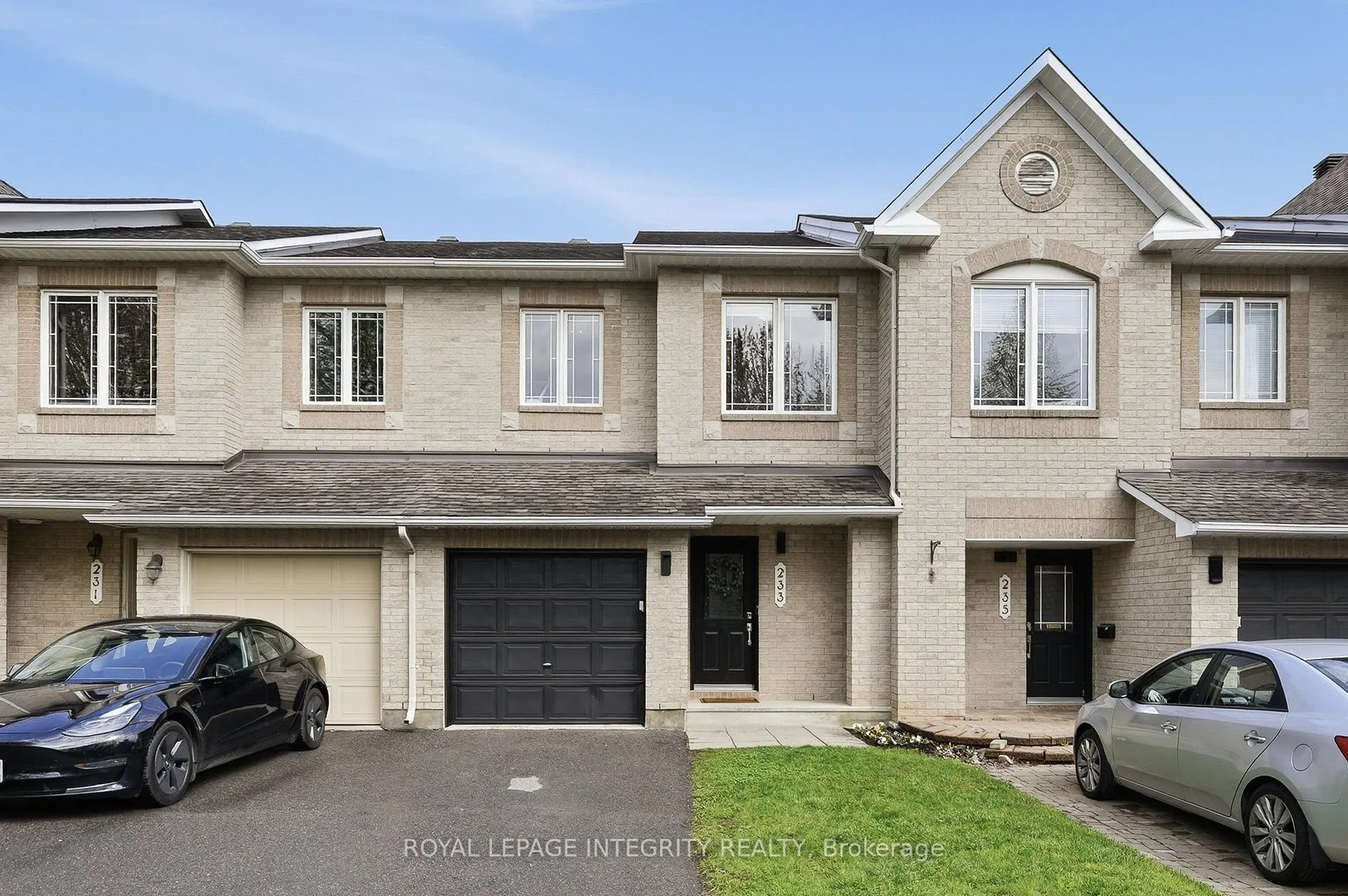 Photo 1 of 233 Greenridge Street, Ottawa, Chapel Hill — HOMEH