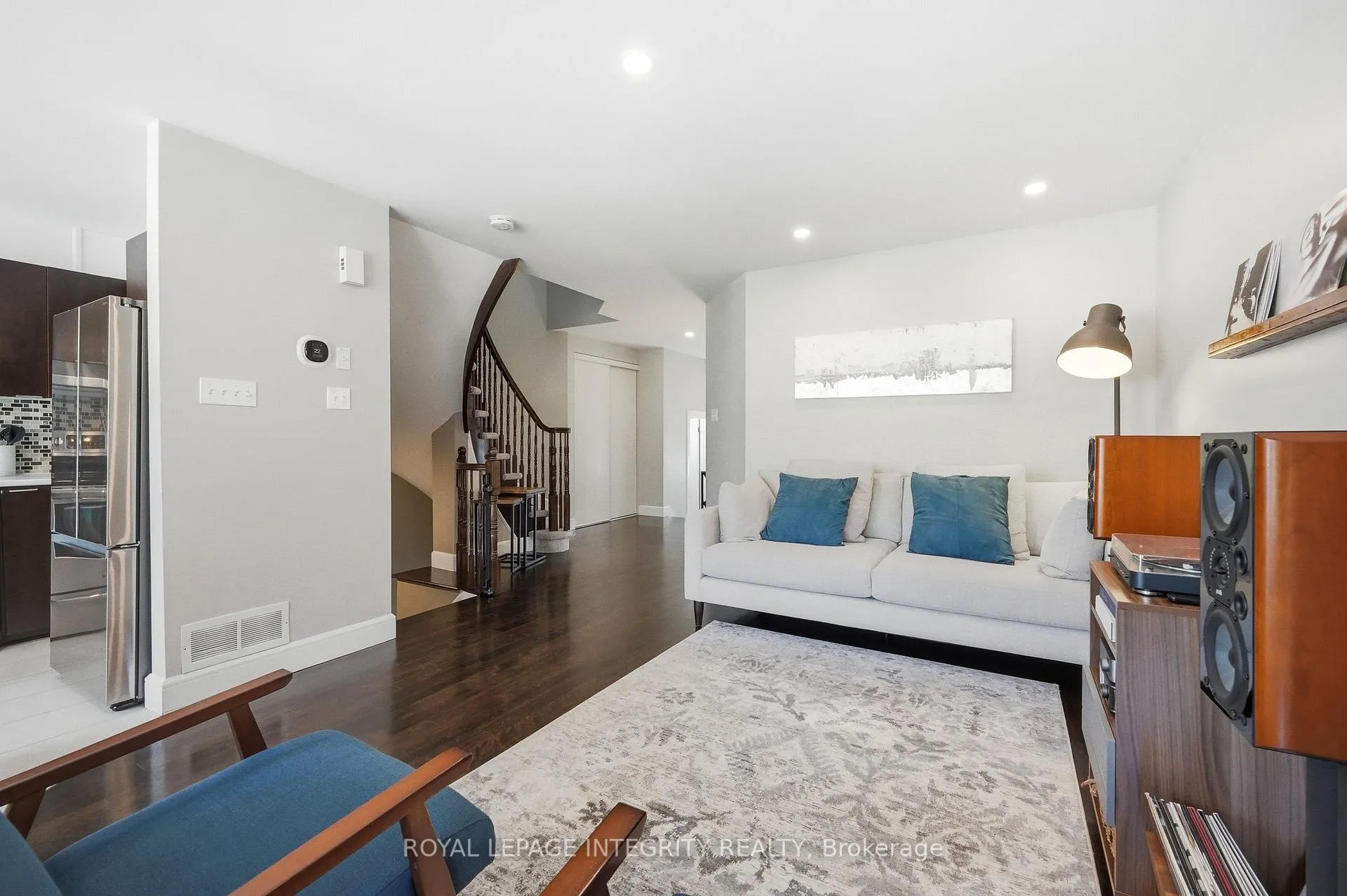 Photo 6 of 233 Greenridge Street, Ottawa, Chapel Hill — HOMEH