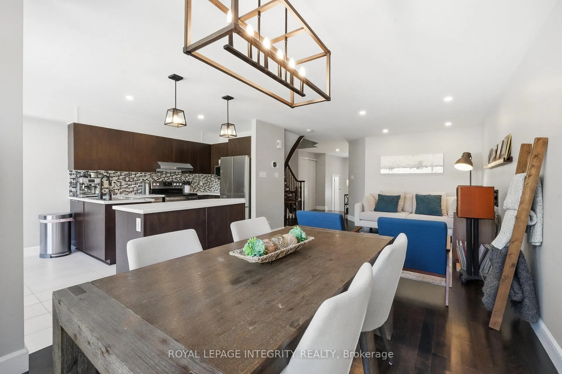 Photo 12 of 233 Greenridge Street, Ottawa, Chapel Hill — HOMEH