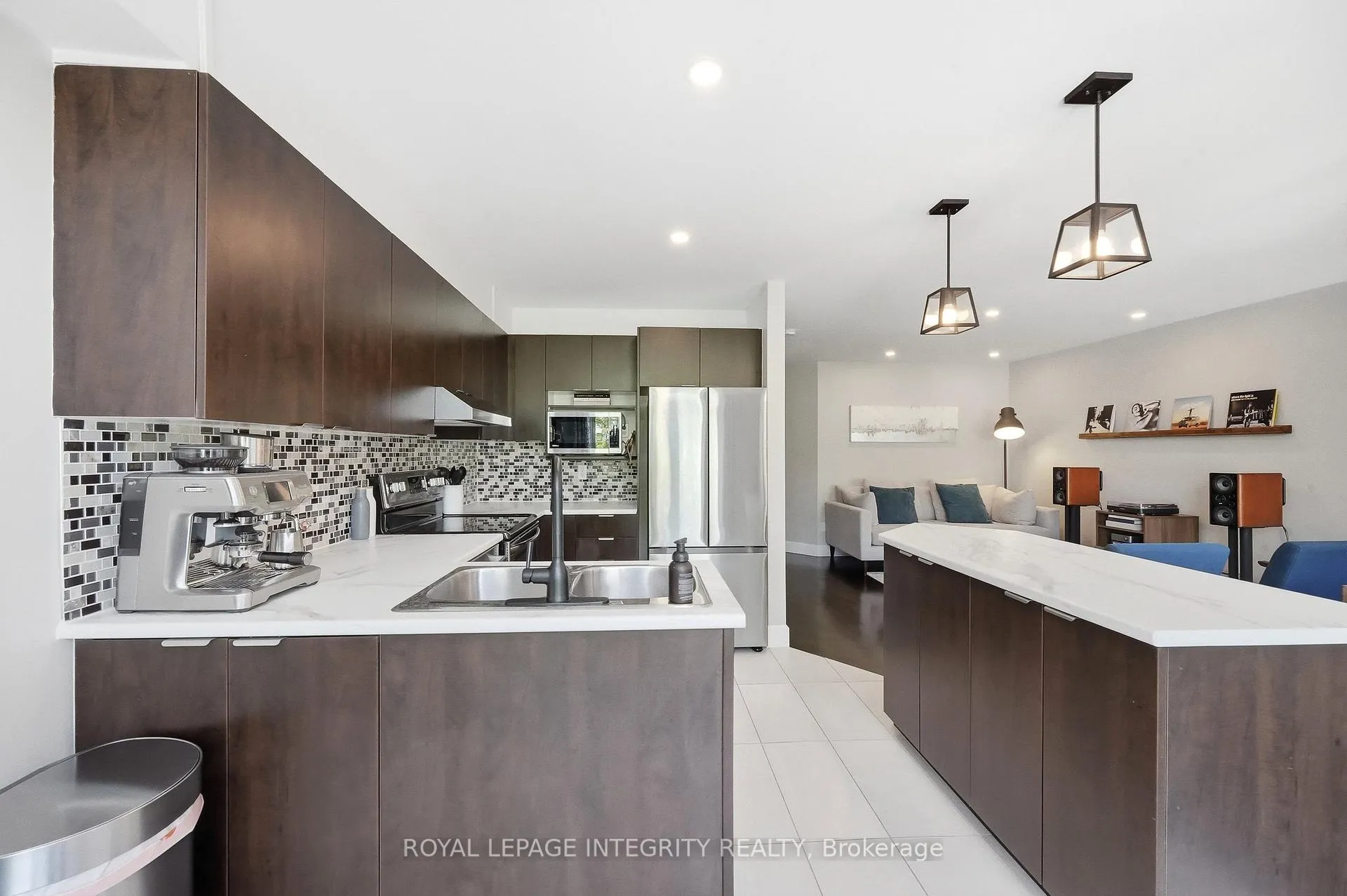 Photo 13 of 233 Greenridge Street, Ottawa, Chapel Hill — HOMEH