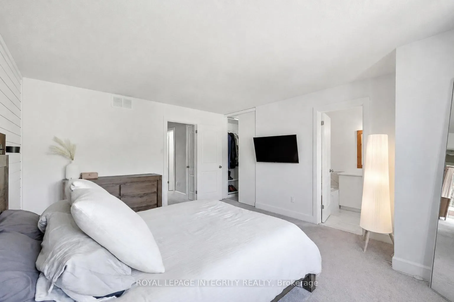 Photo 20 of 233 Greenridge Street, Ottawa, Chapel Hill — HOMEH