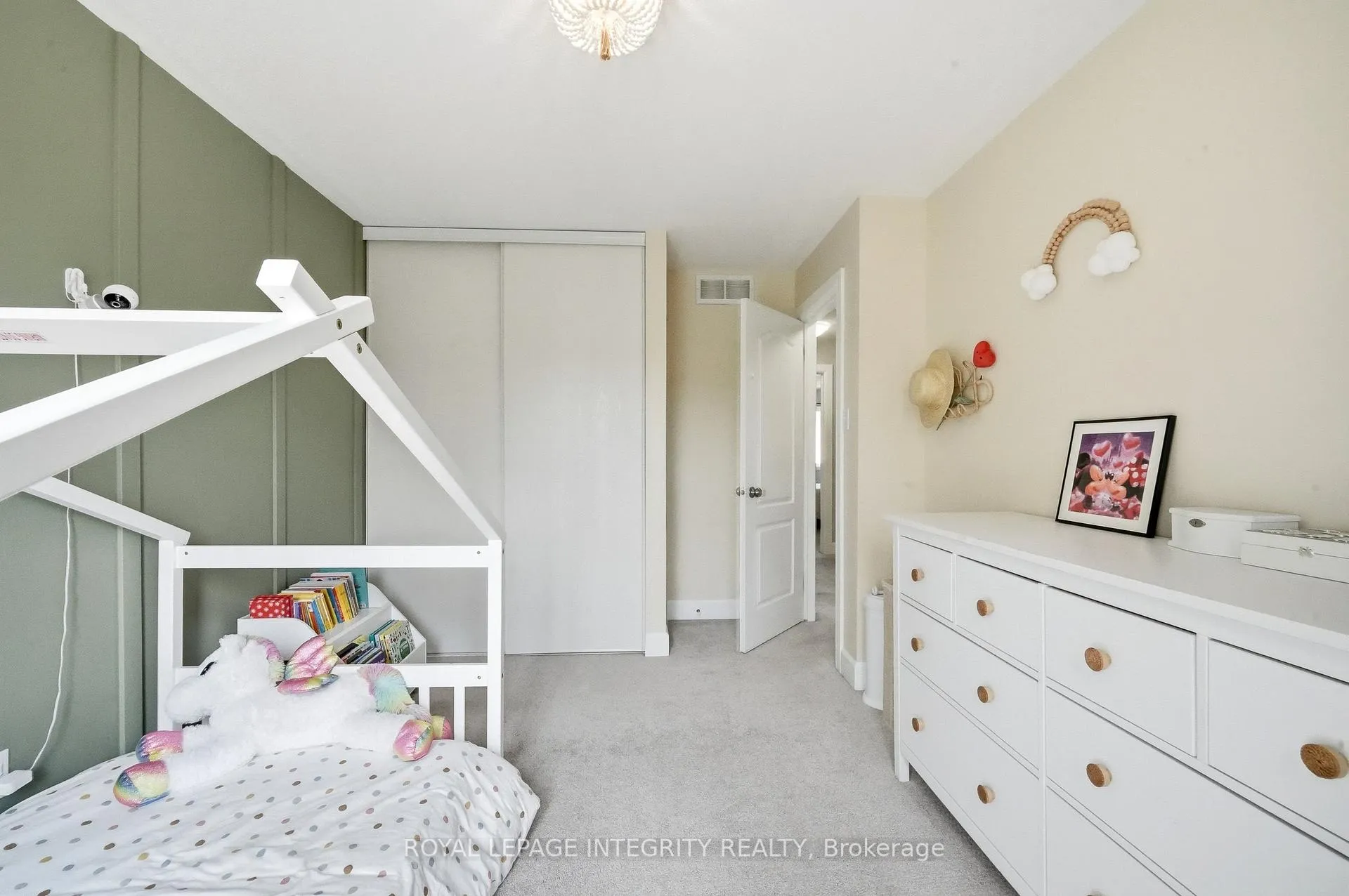 Photo 26 of 233 Greenridge Street, Ottawa, Chapel Hill — HOMEH