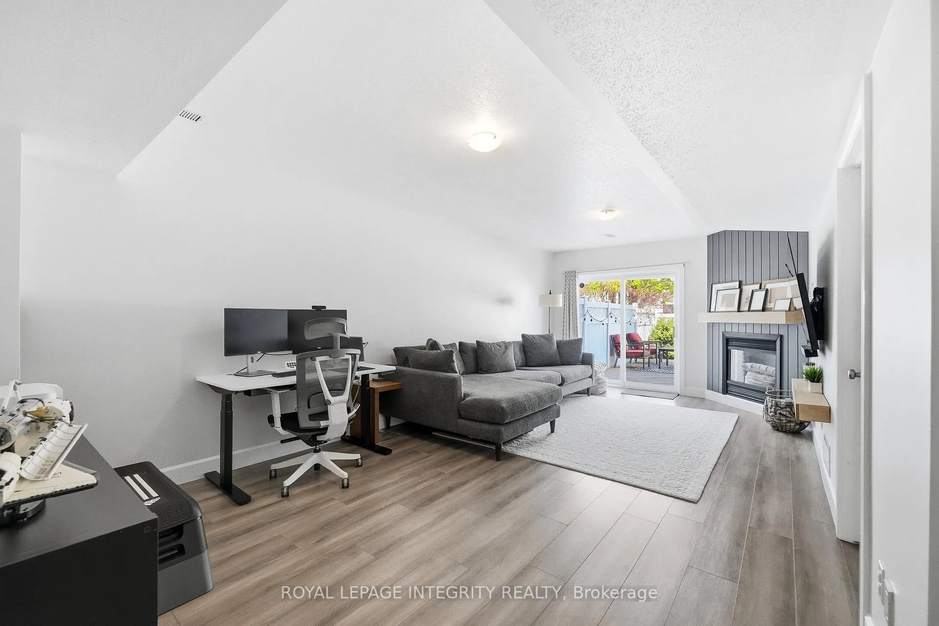 Photo 30 of 233 Greenridge Street, Ottawa, Chapel Hill — HOMEH