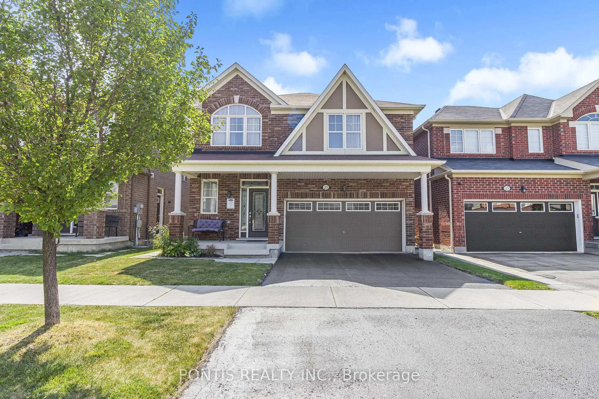 Photo 2 of 25 Francis Lundy Street, Brampton, Fletcher's West — HOMEH