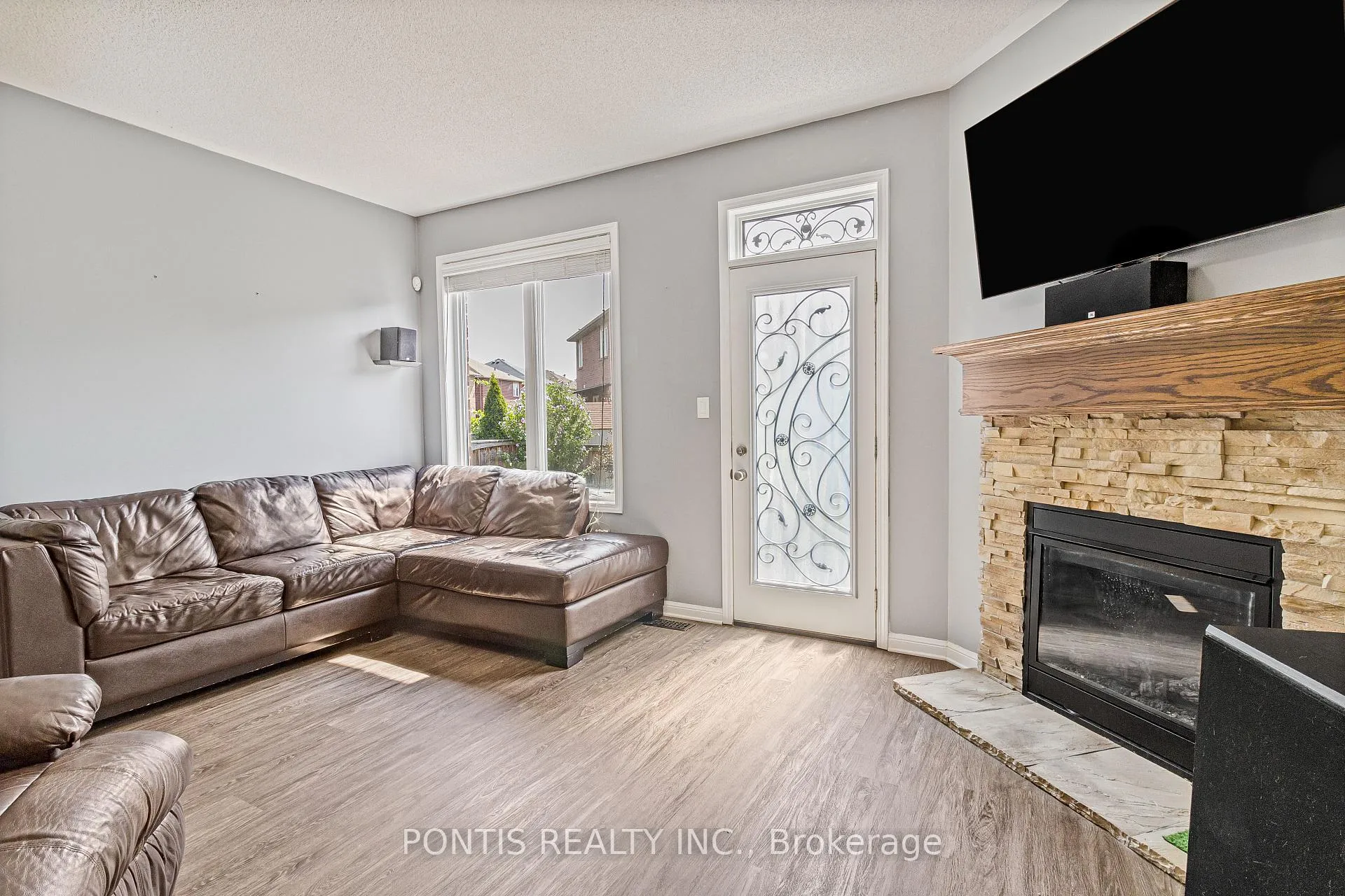 Photo 6 of 25 Francis Lundy Street, Brampton, Fletcher's West — HOMEH