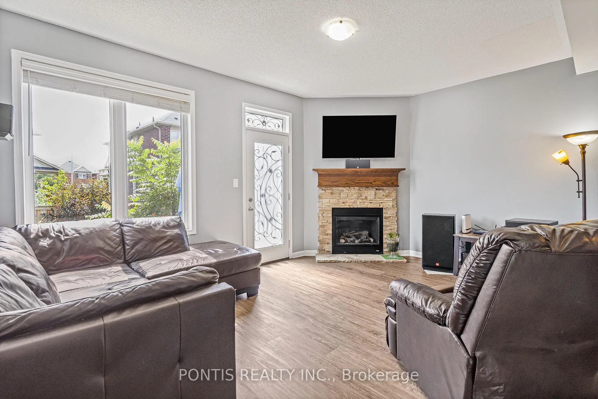 Photo 7 of 25 Francis Lundy Street, Brampton, Fletcher's West — HOMEH
