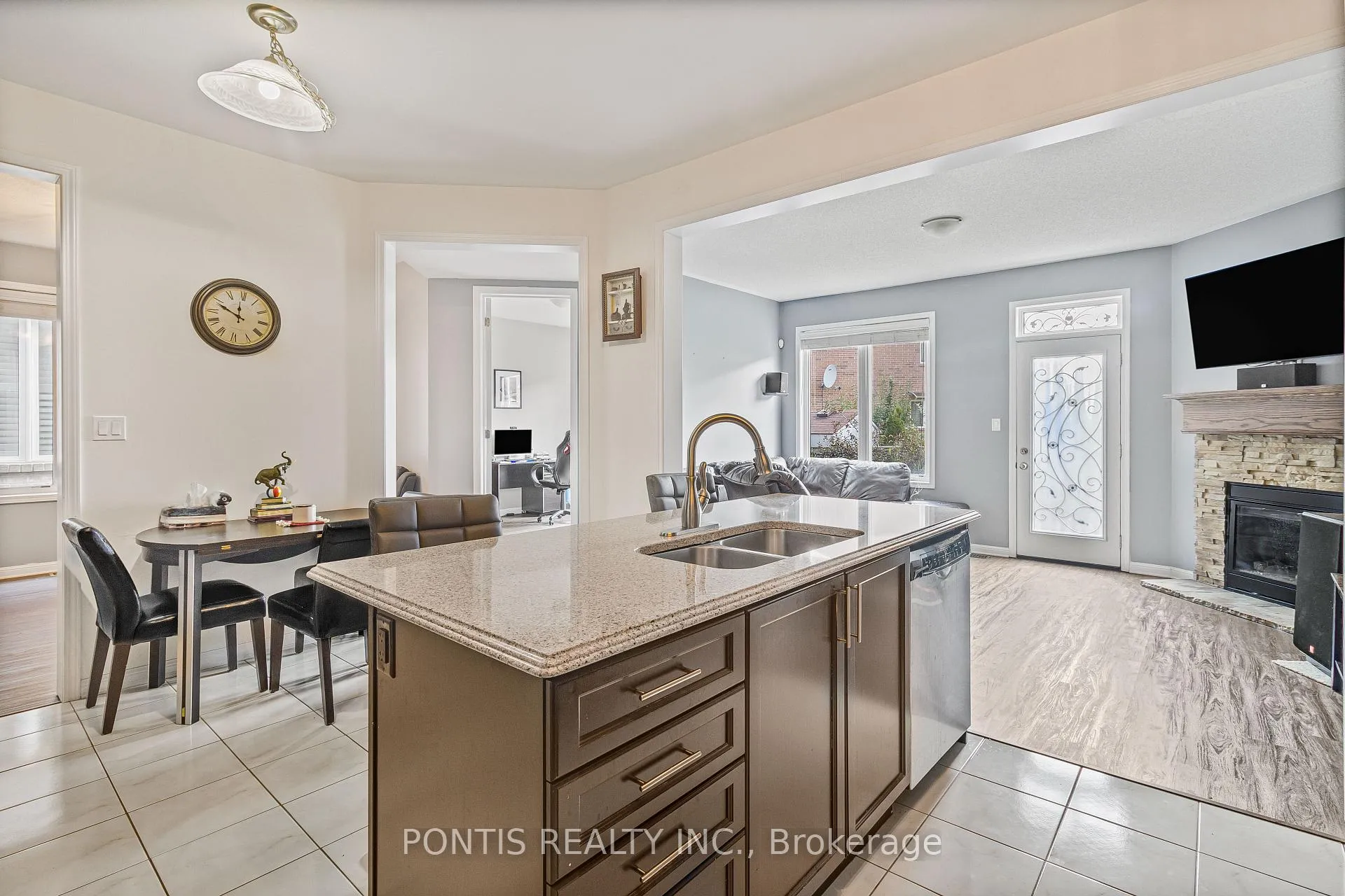 Photo 9 of 25 Francis Lundy Street, Brampton, Fletcher's West — HOMEH