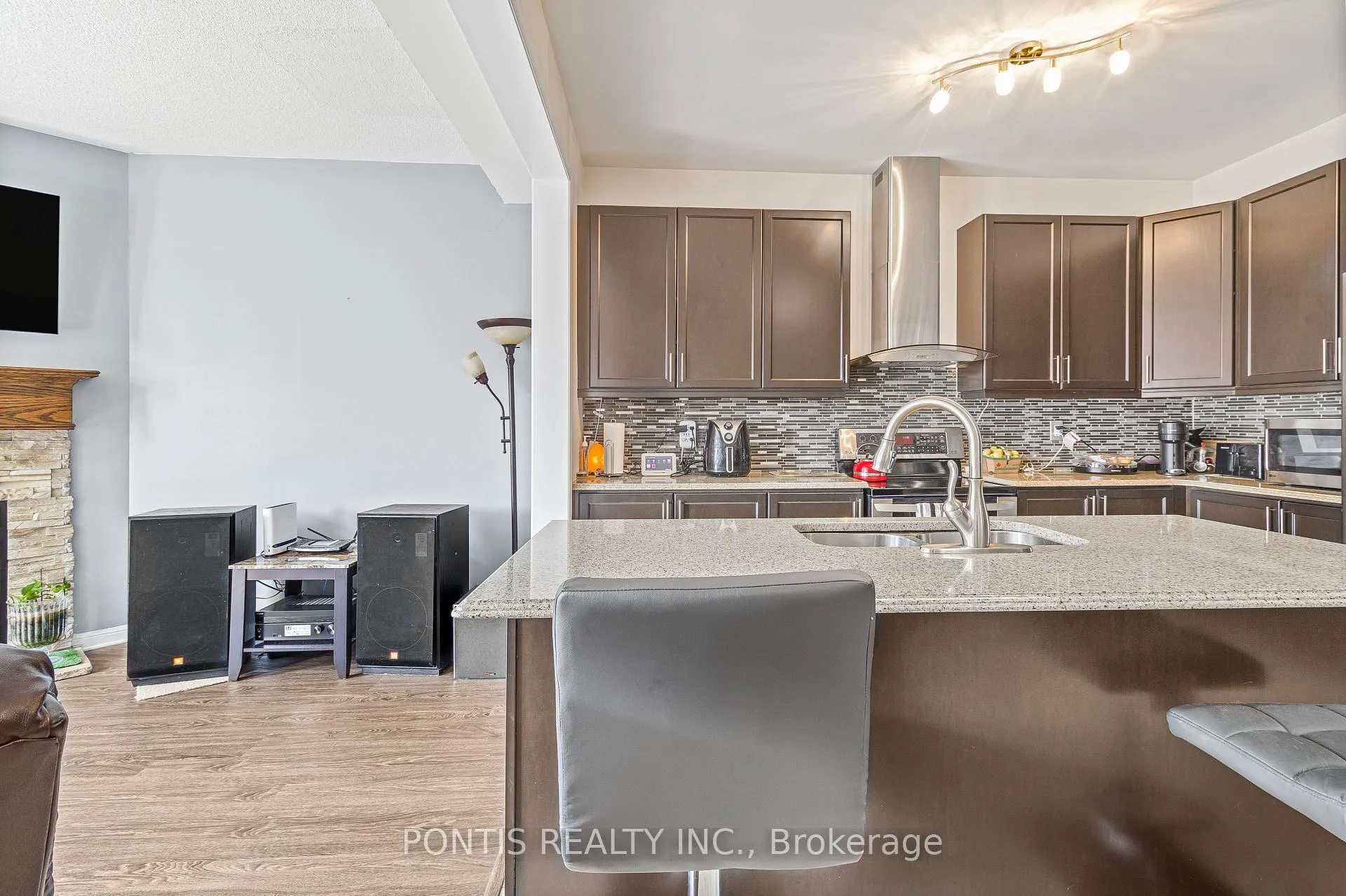 Photo 13 of 25 Francis Lundy Street, Brampton, Fletcher's West — HOMEH