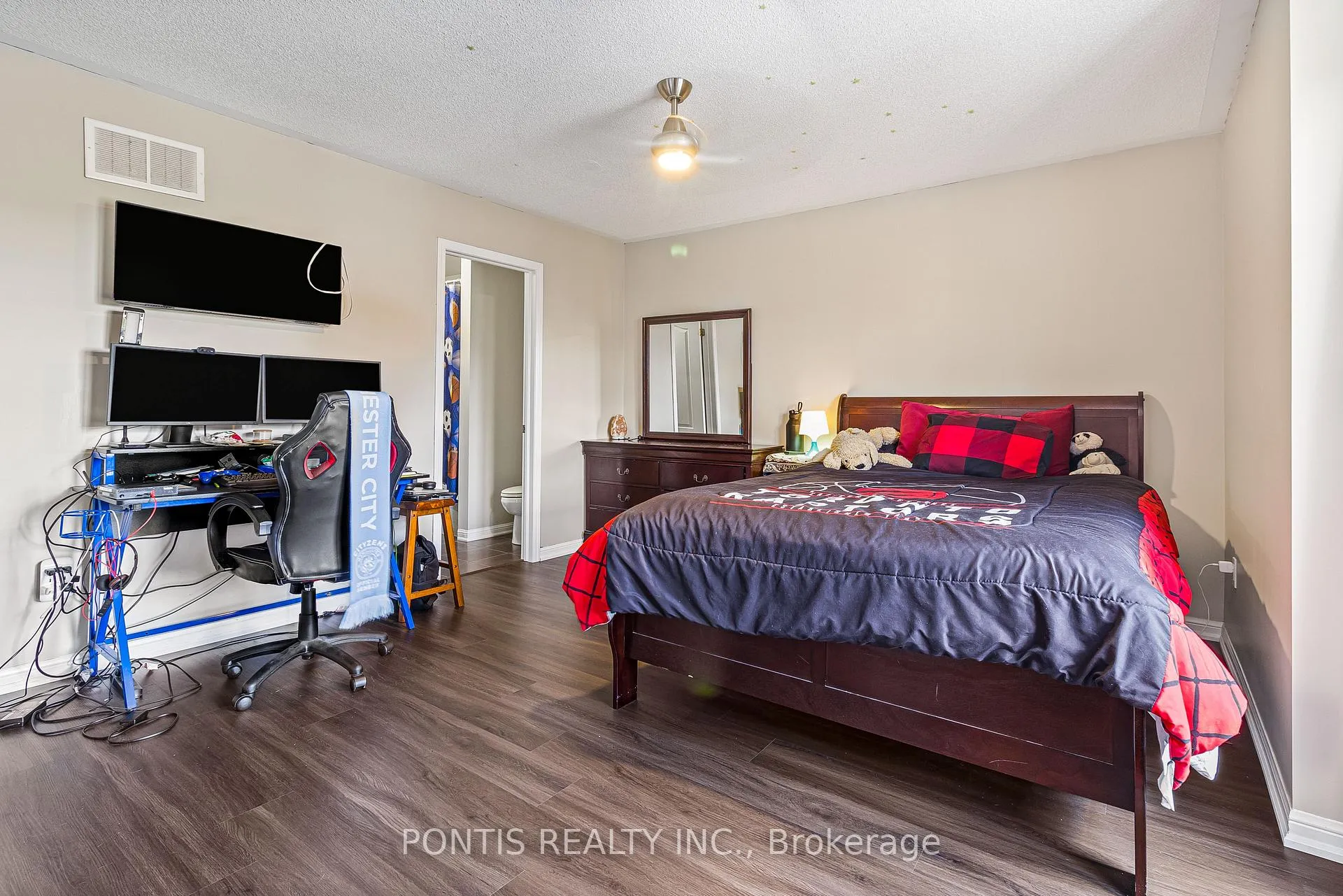 Photo 17 of 25 Francis Lundy Street, Brampton, Fletcher's West — HOMEH