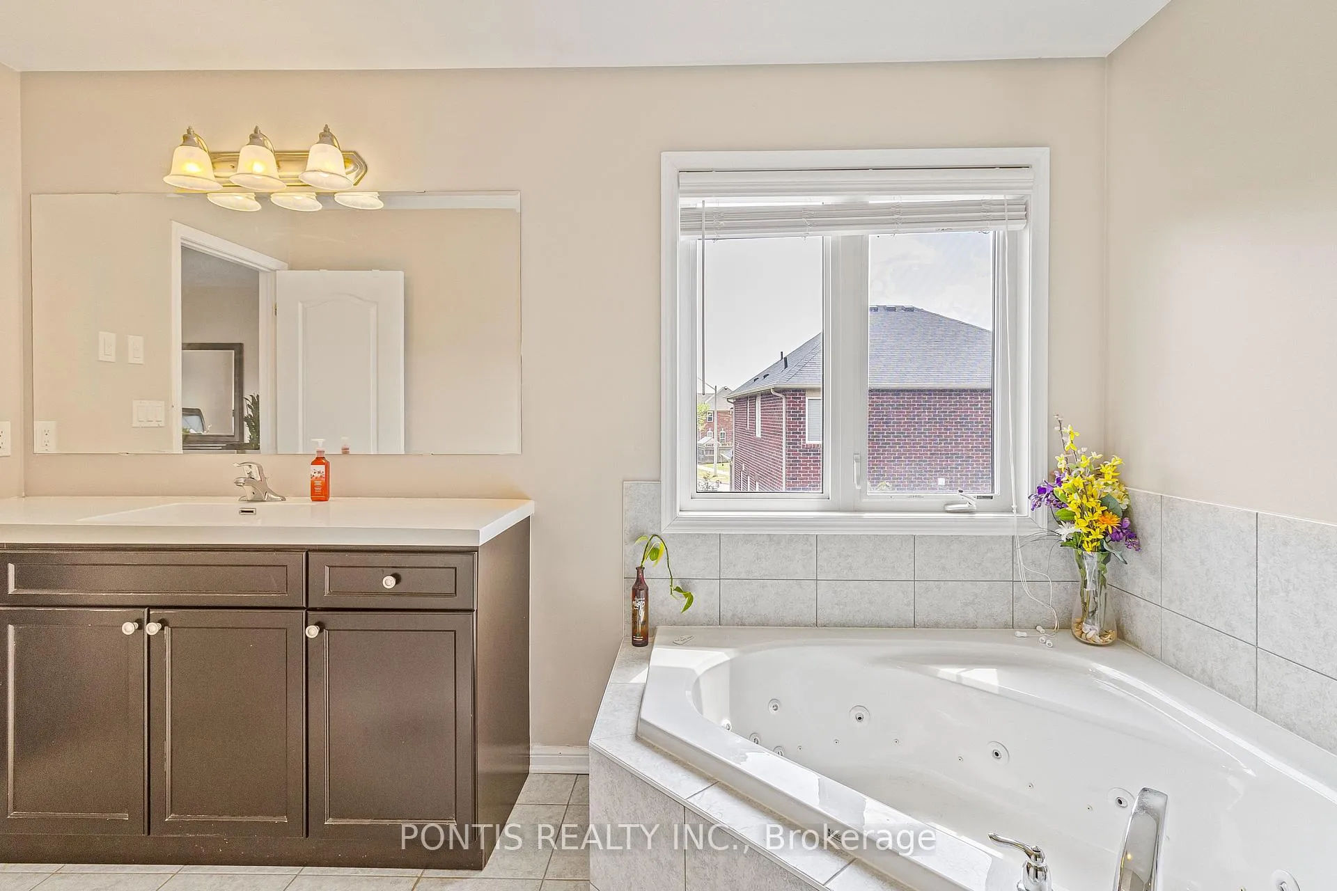 Photo 19 of 25 Francis Lundy Street, Brampton, Fletcher's West — HOMEH
